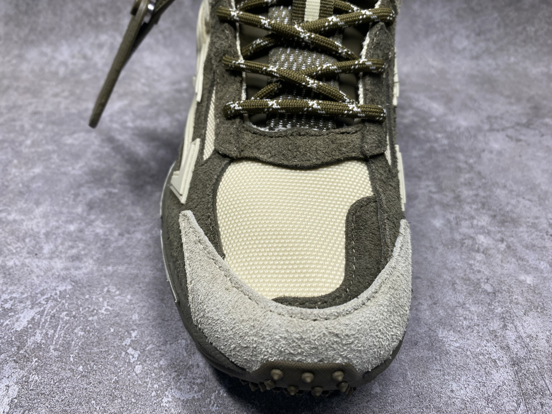 UA Off-White "BE RIGHT BACK"