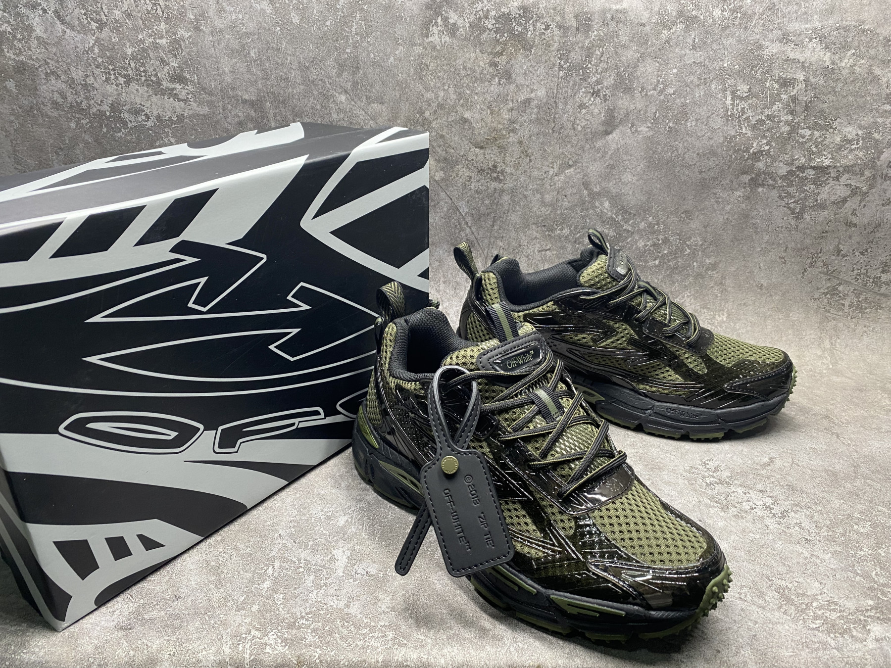 UA Off-White "BE RIGHT BACK"