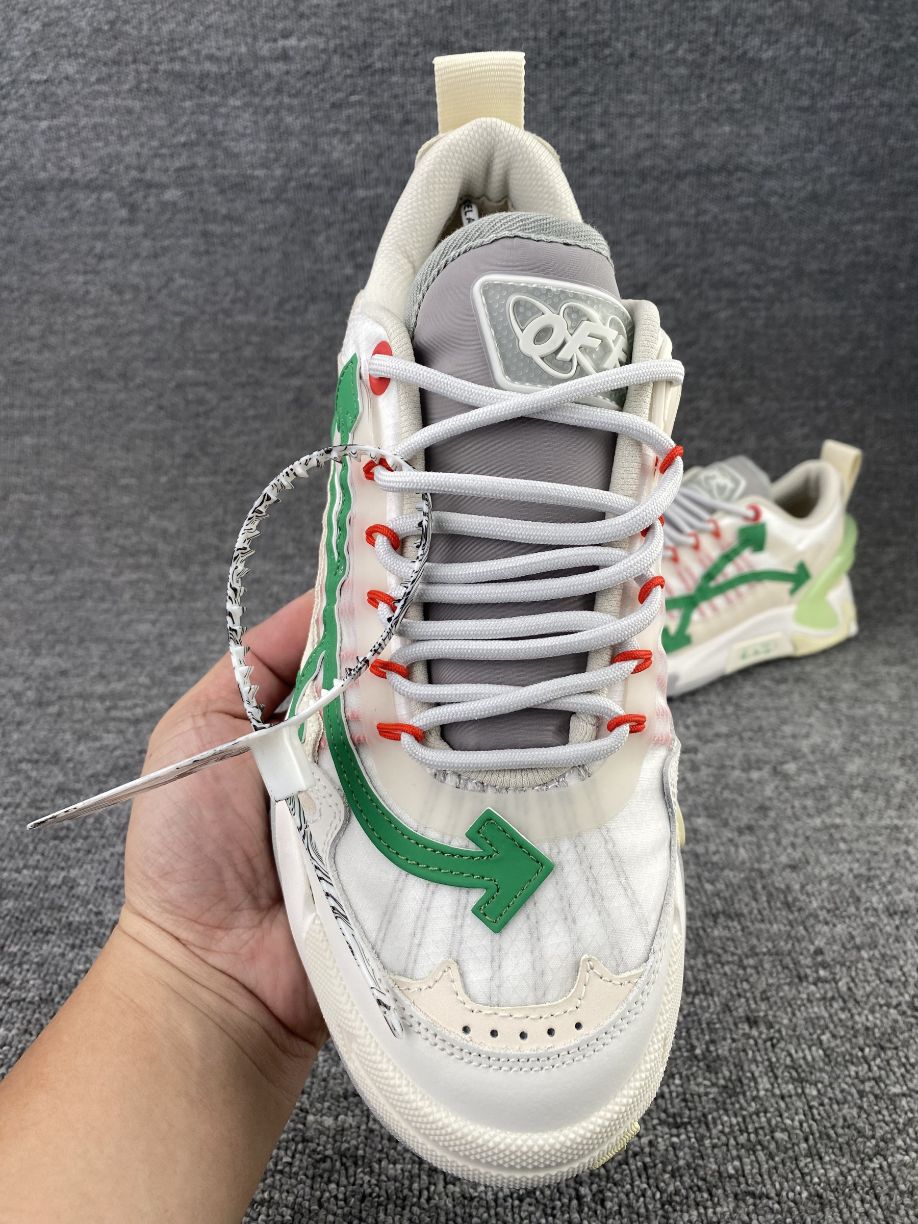 UA Off-White Odsy-2000 Sneaker