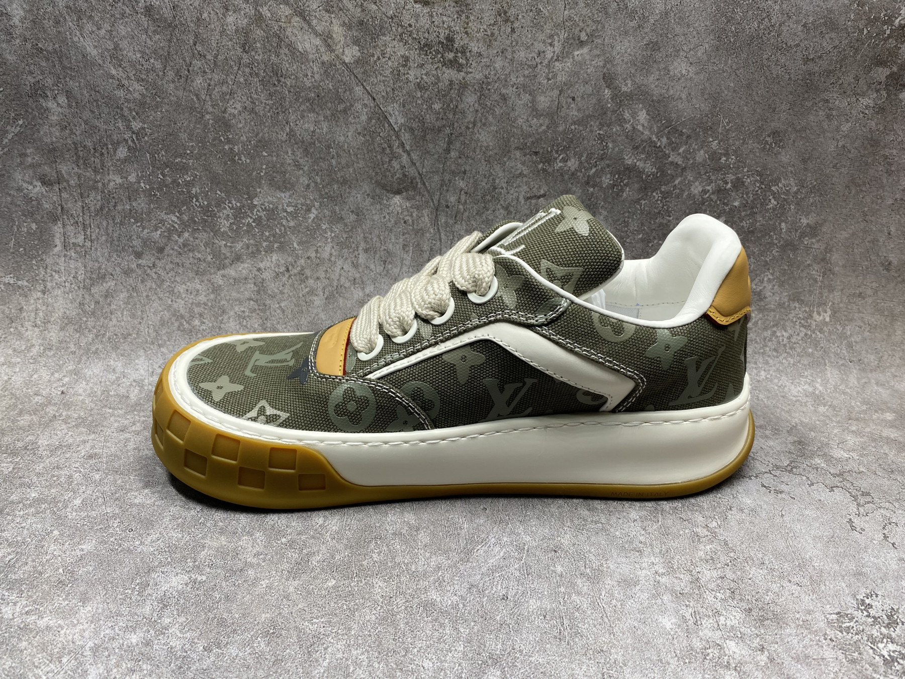 UA LV Tilted Sneaker