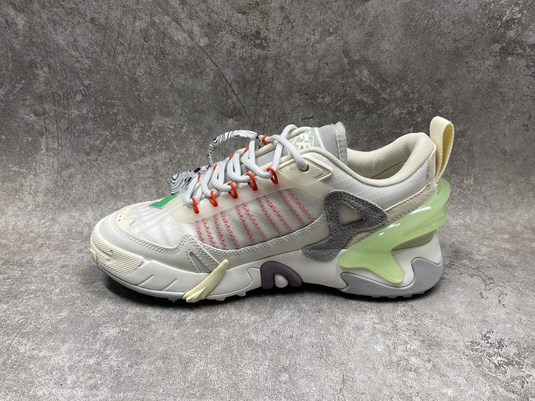 UA Off-White Odsy-2000 Sneaker