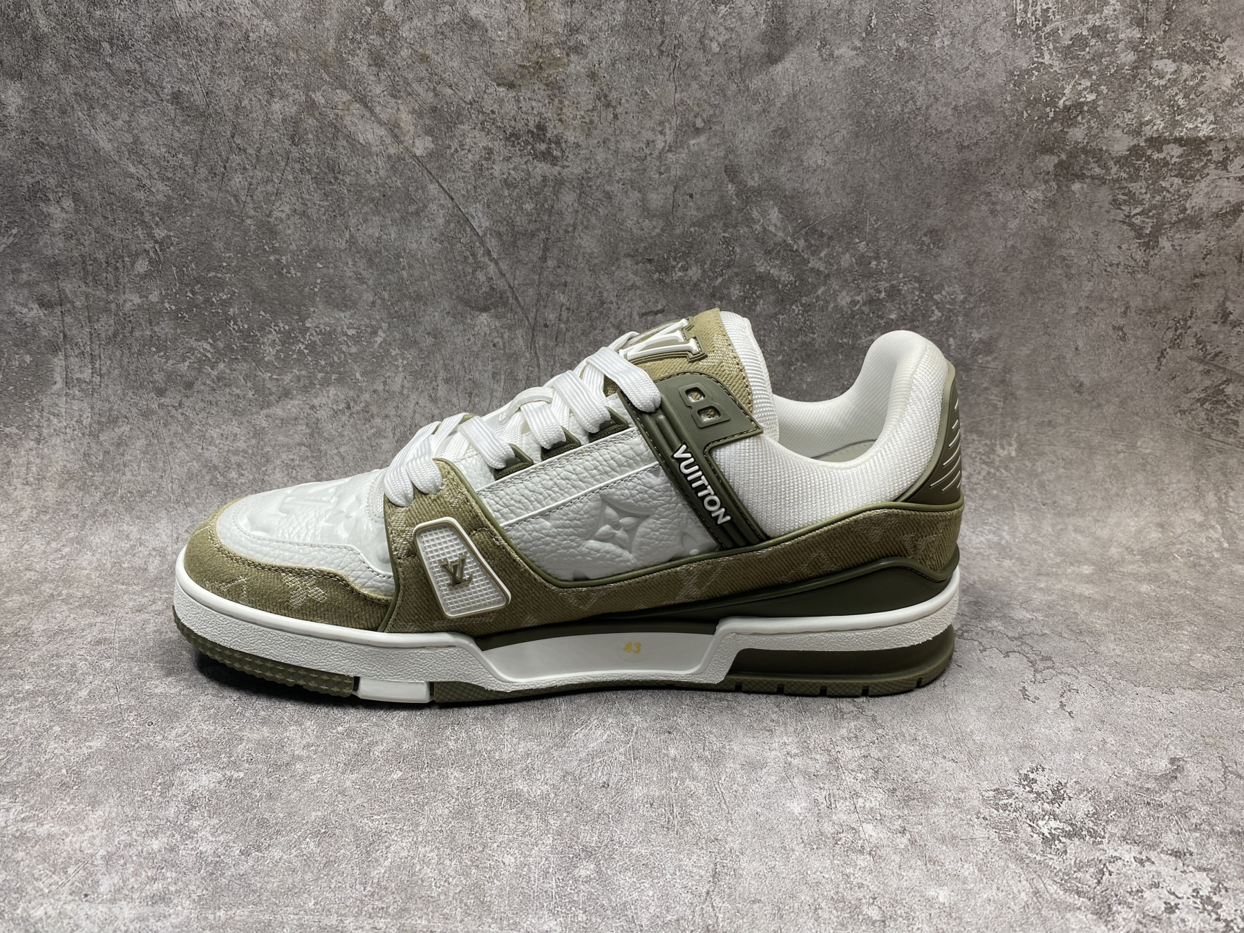 UA LV trainer Sneakers