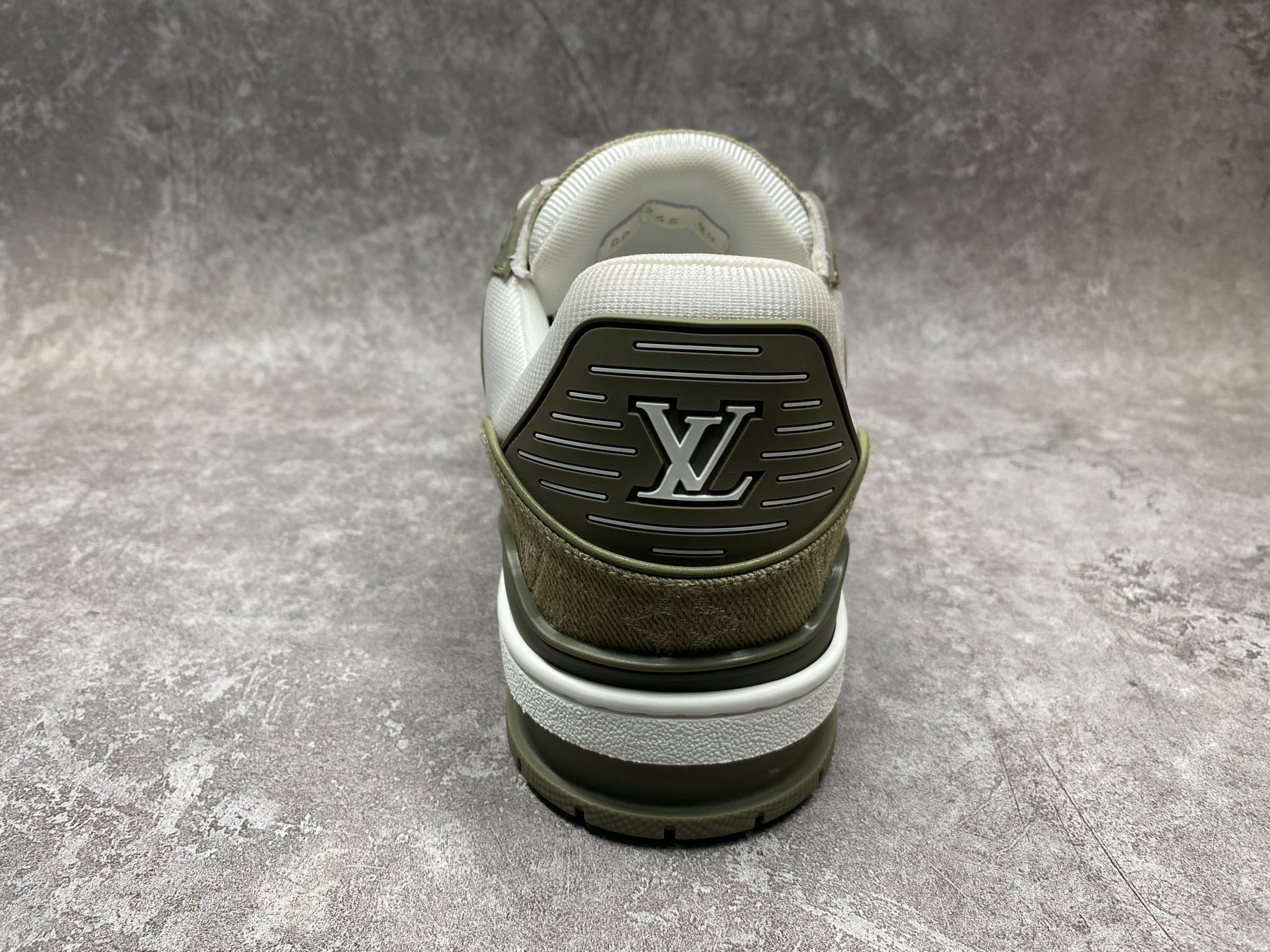 UA LV trainer Sneakers
