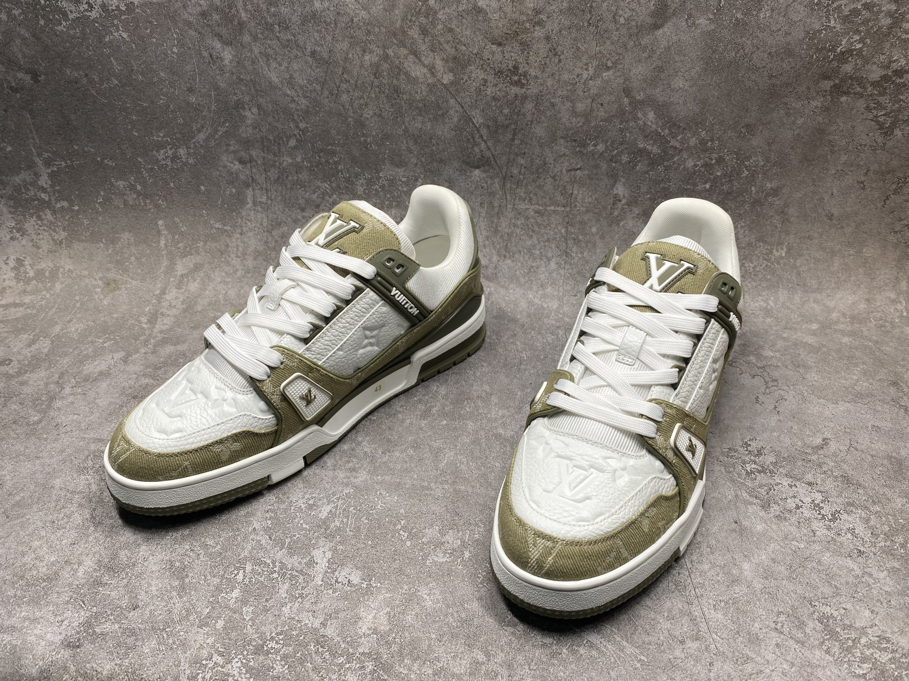 UA LV trainer Sneakers