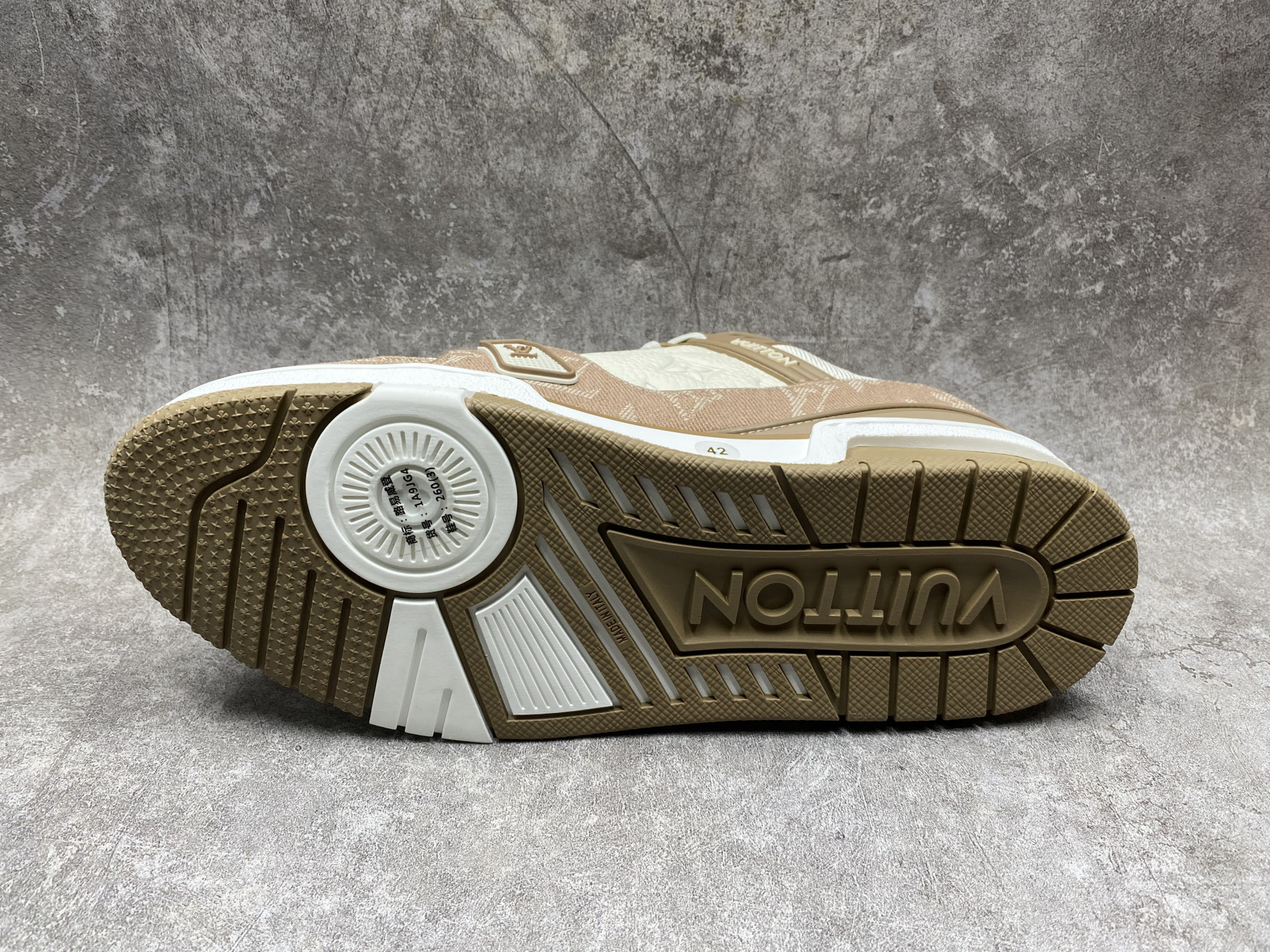 UA LV trainer Sneakers