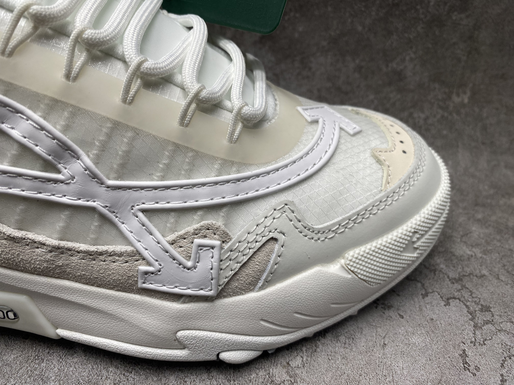 UA Off-White Odsy-2000 Sneaker