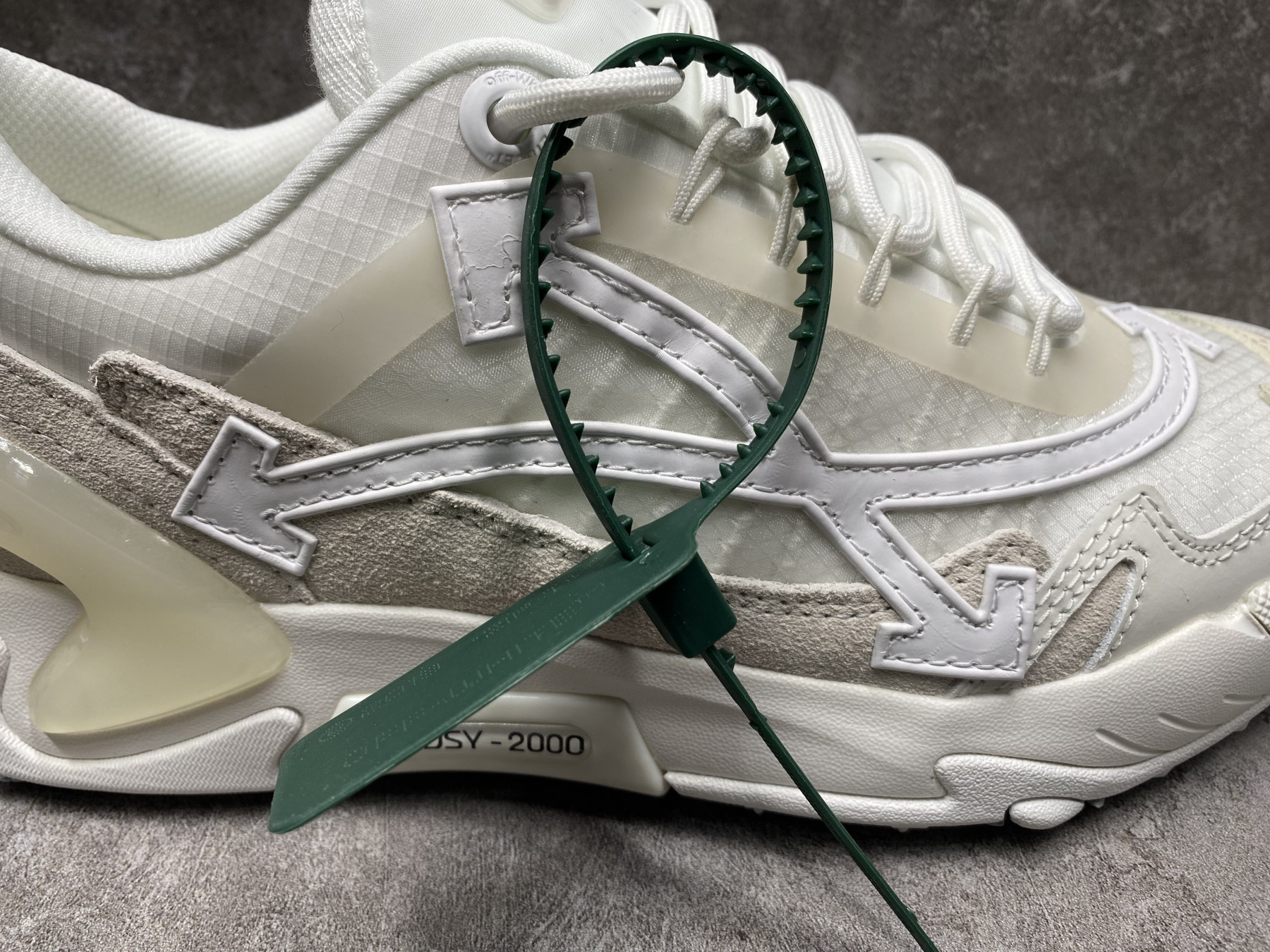 UA Off-White Odsy-2000 Sneaker