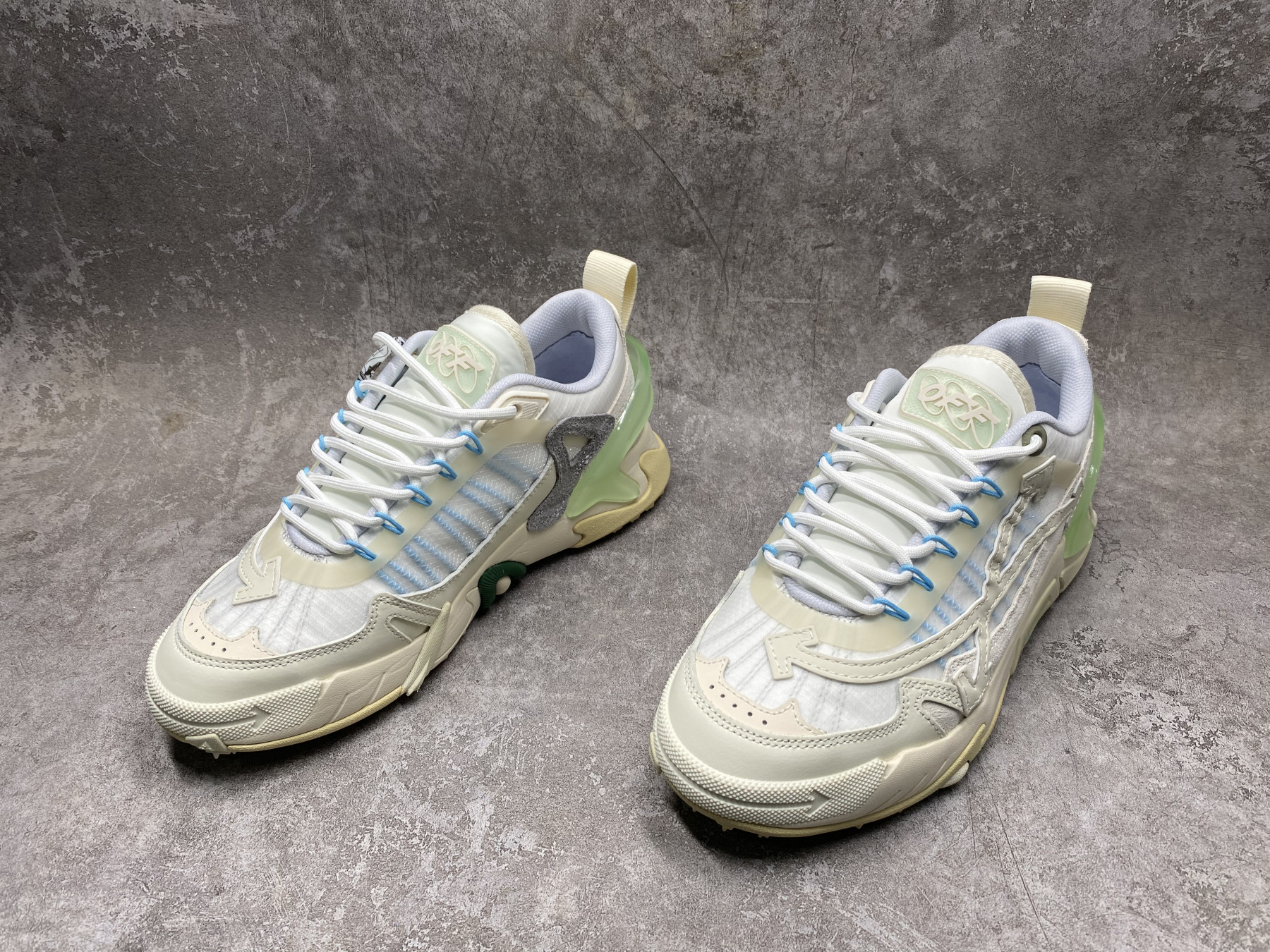 UA Off-White Odsy-2000 Sneaker