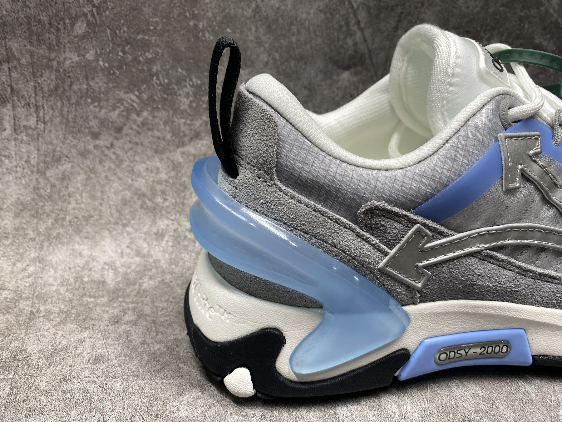 UA Off-White Odsy-2000 Sneaker