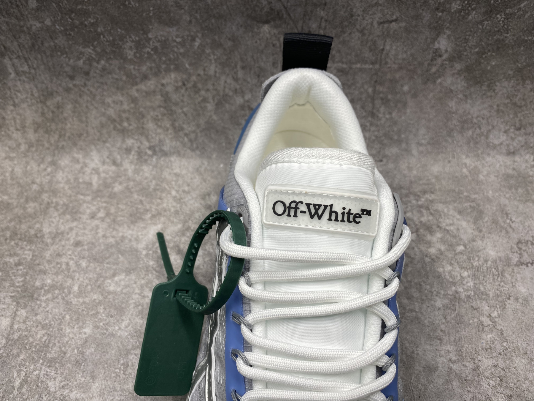 UA Off-White Odsy-2000 Sneaker