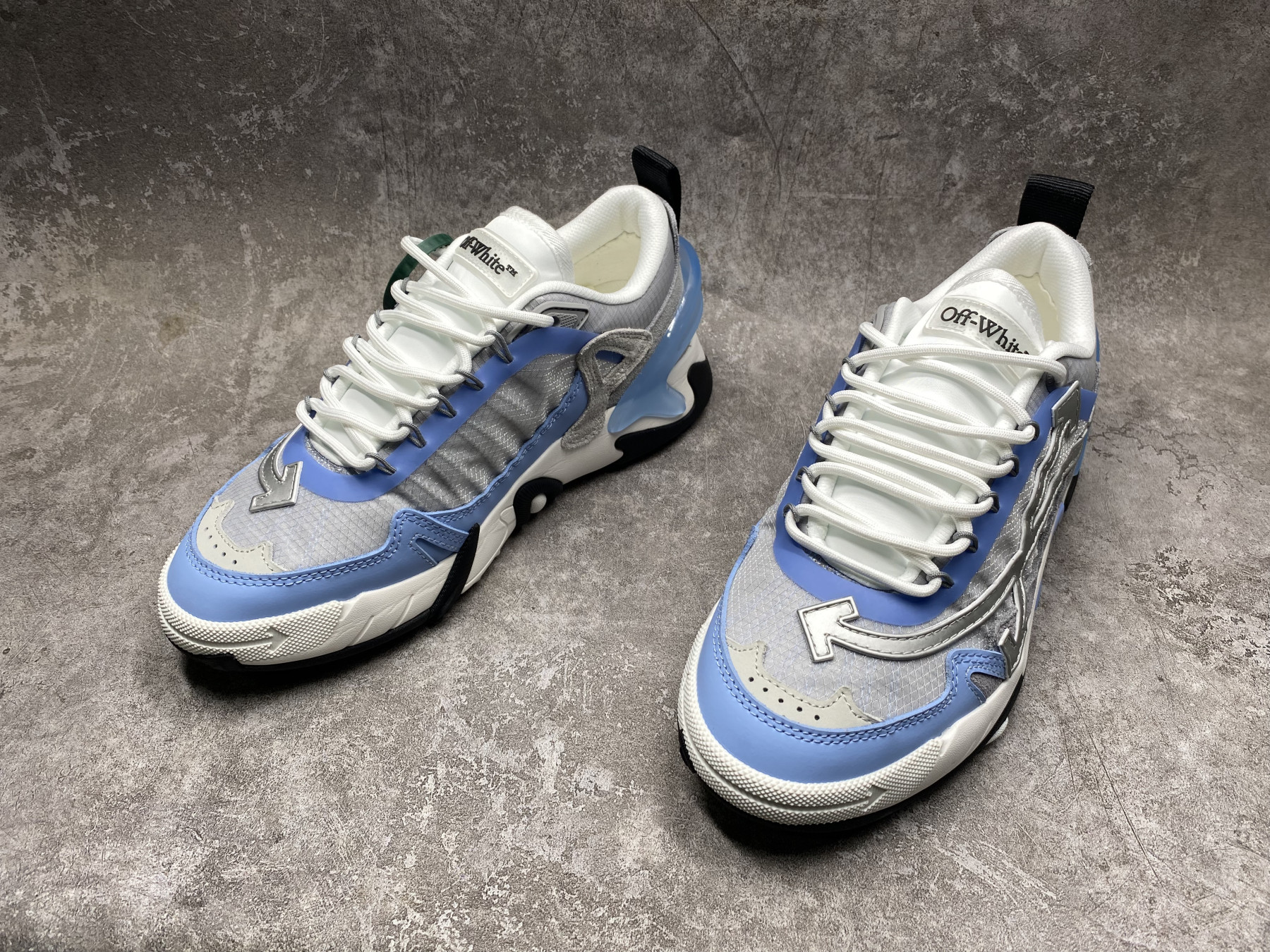 UA Off-White Odsy-2000 Sneaker