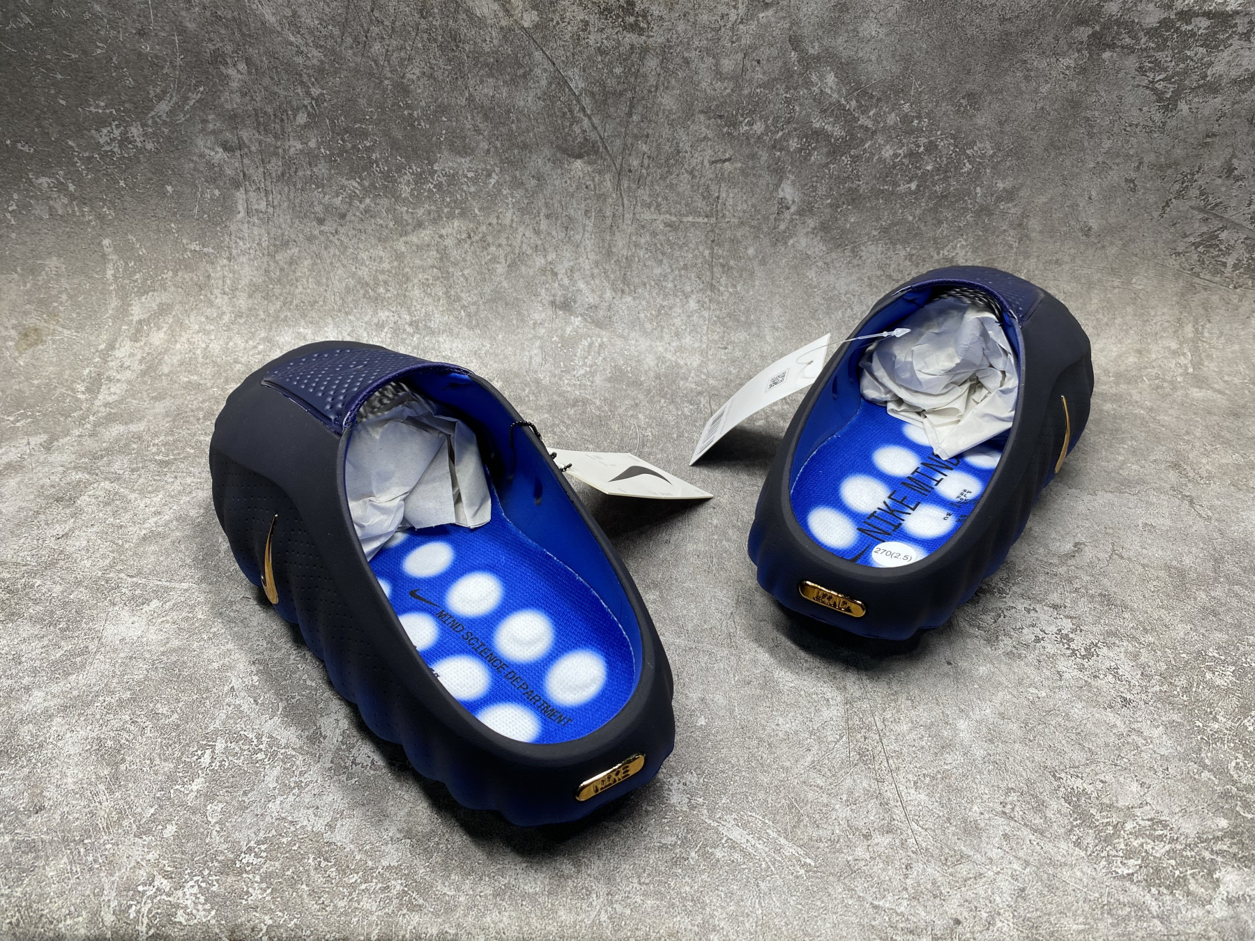 Nike Mind 001 Slide (Runs one size small)