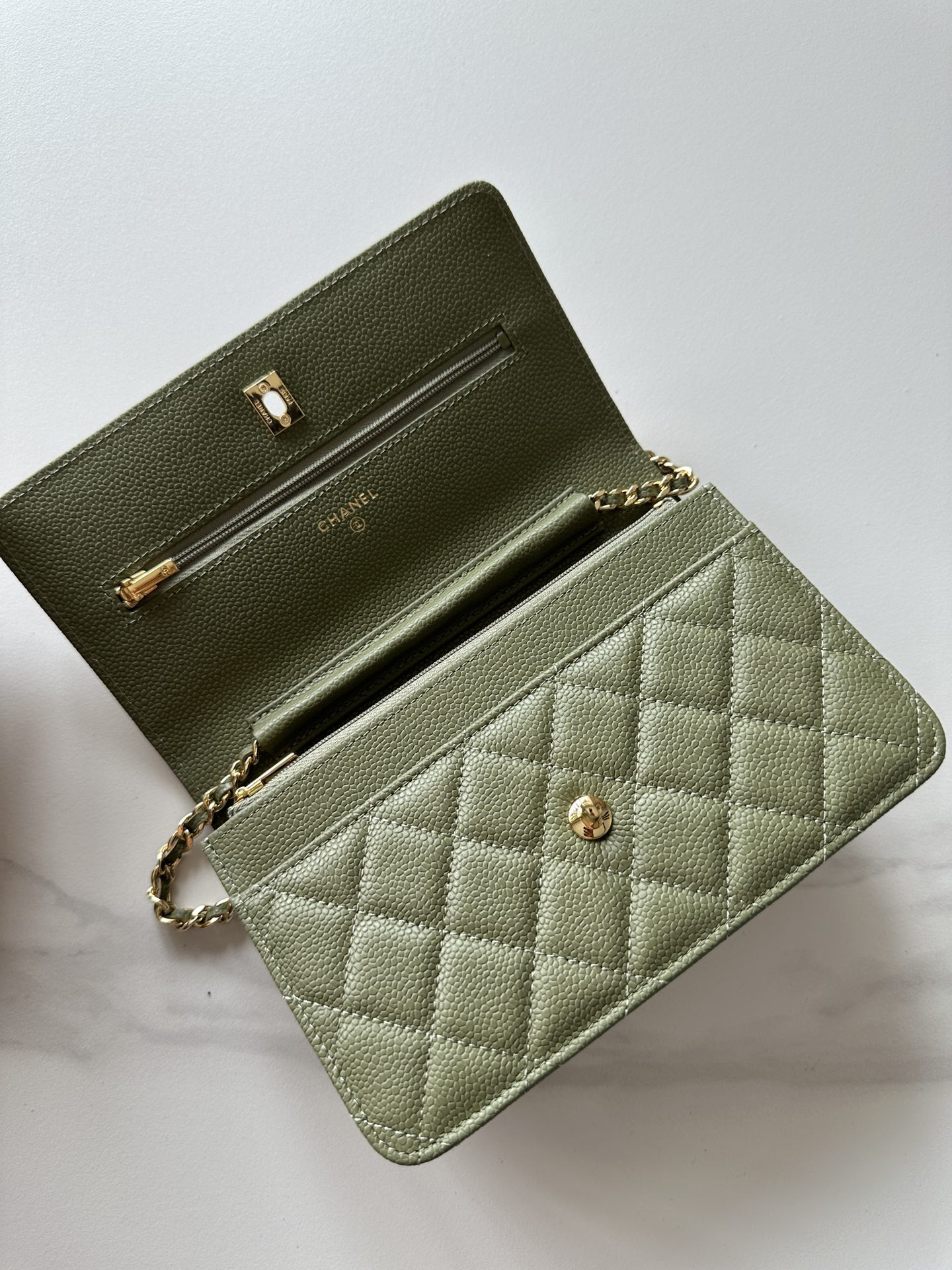 CHANEL WOC CLASSIC WALLET ON CHAIN 13x19cm