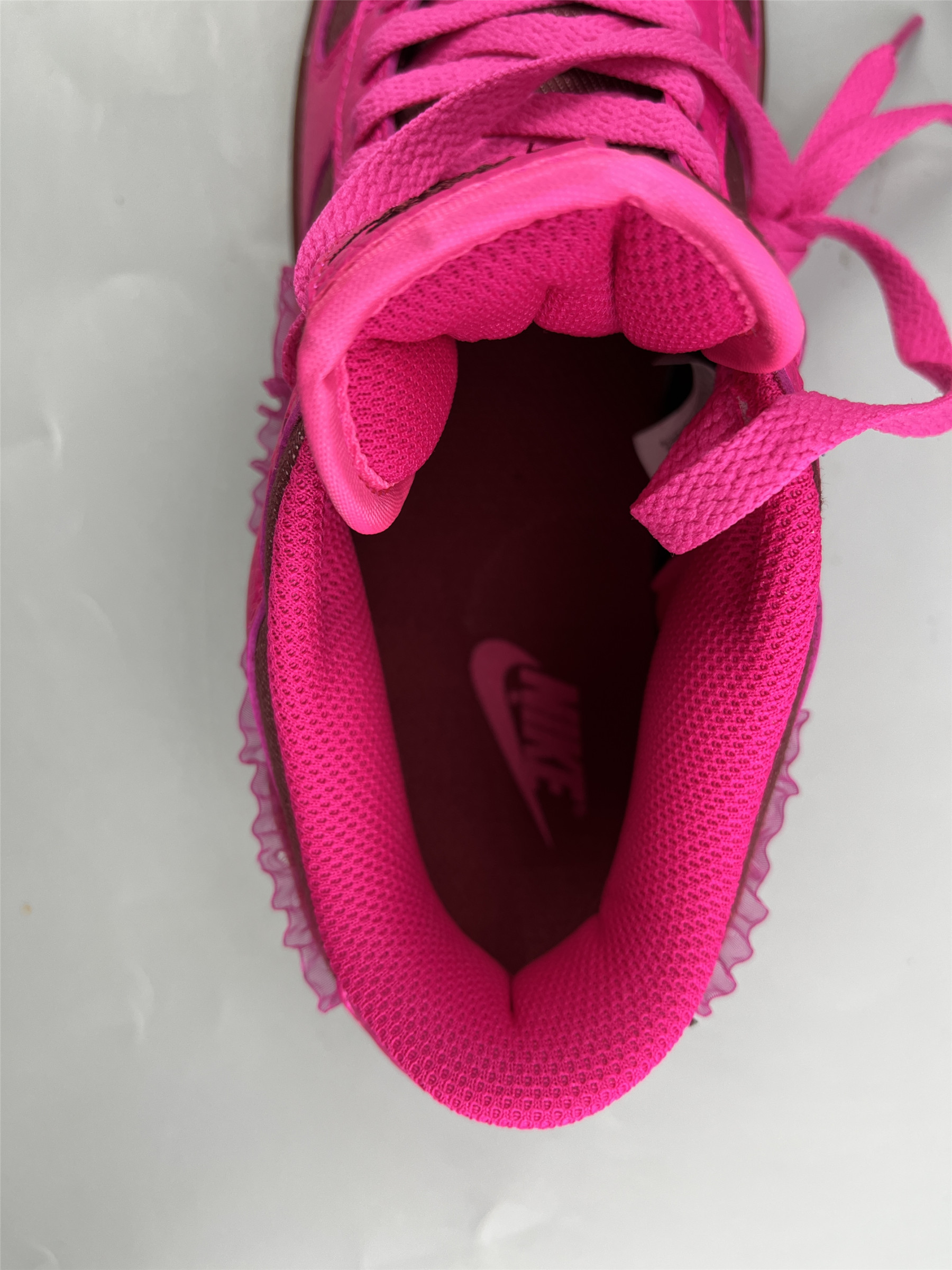 UA NIKE WMNS DUNK LOW