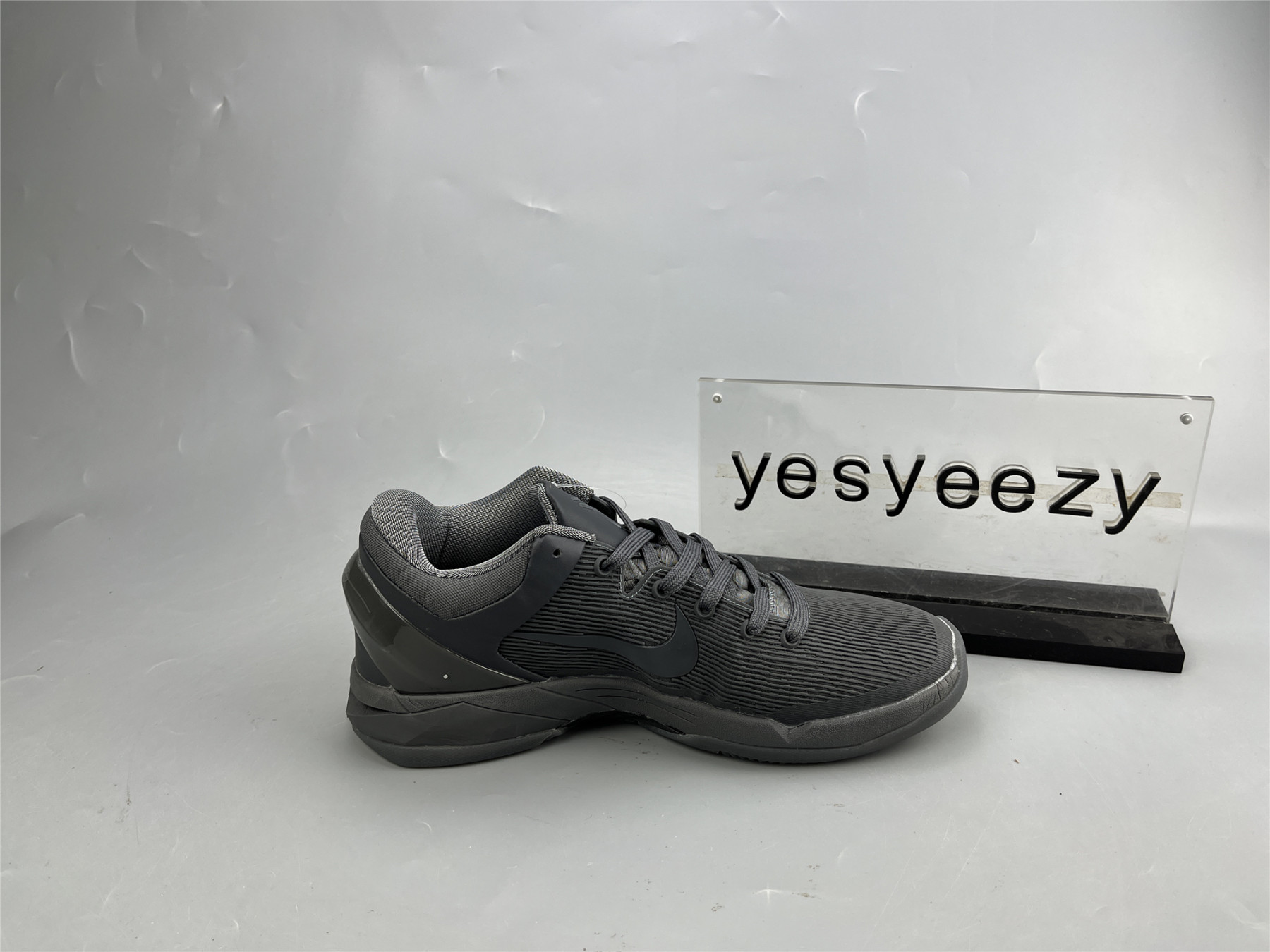 UA NIKE KOBE 7 