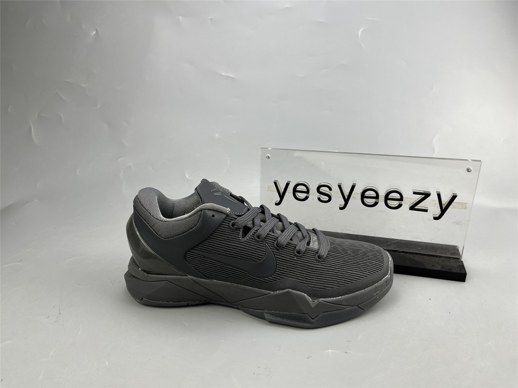 UA NIKE KOBE 7 