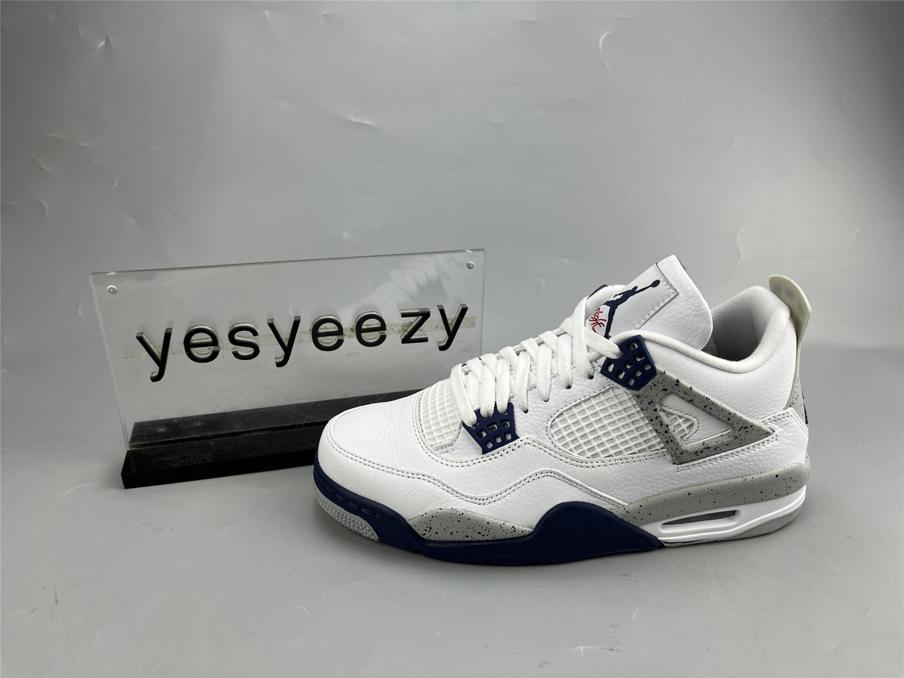 UA AIR JORDAN 4 RETRO 