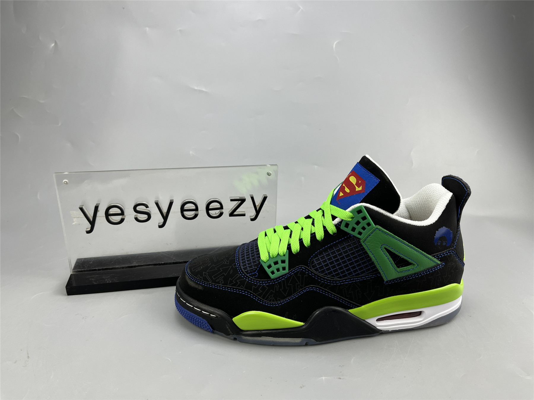 UA AIR JORDAN 4 RETRO 