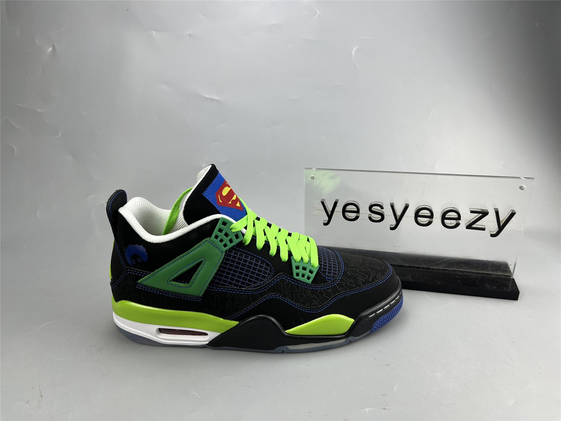 UA AIR JORDAN 4 RETRO 