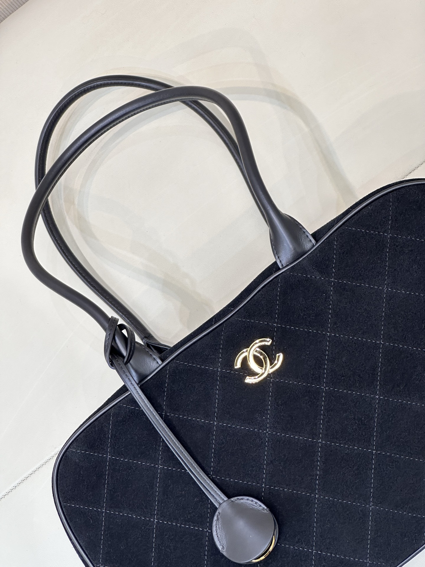Chanel Bowling Bag 19x35x12.5cm