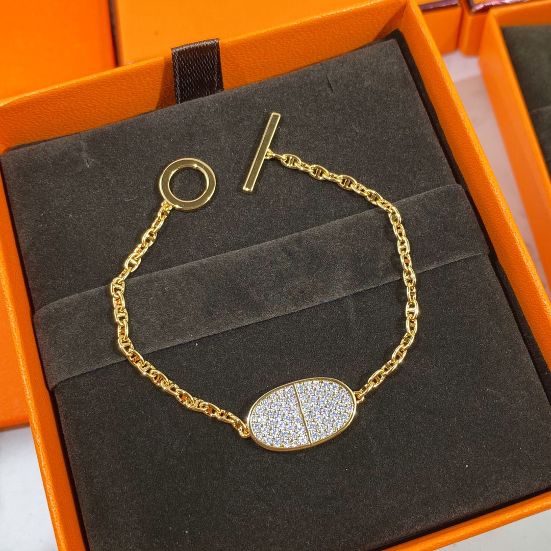 H**me5 Round  H Pendant Bracelet