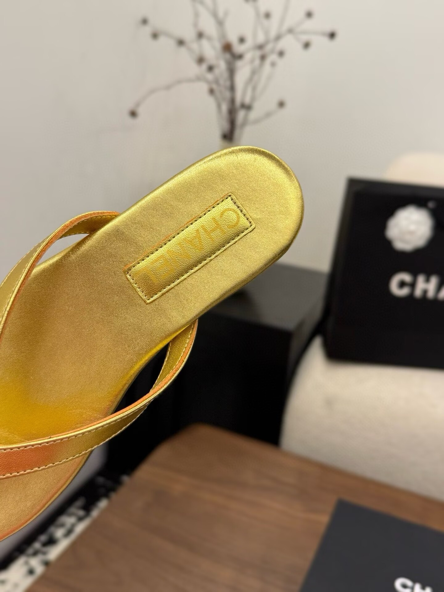 UA Chanel Slides
