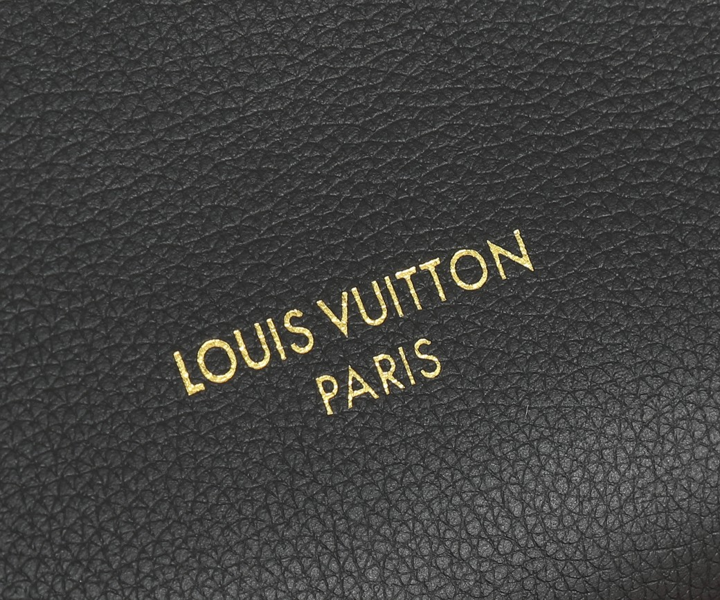 LV small low key hobo M25352 24x28x16cm