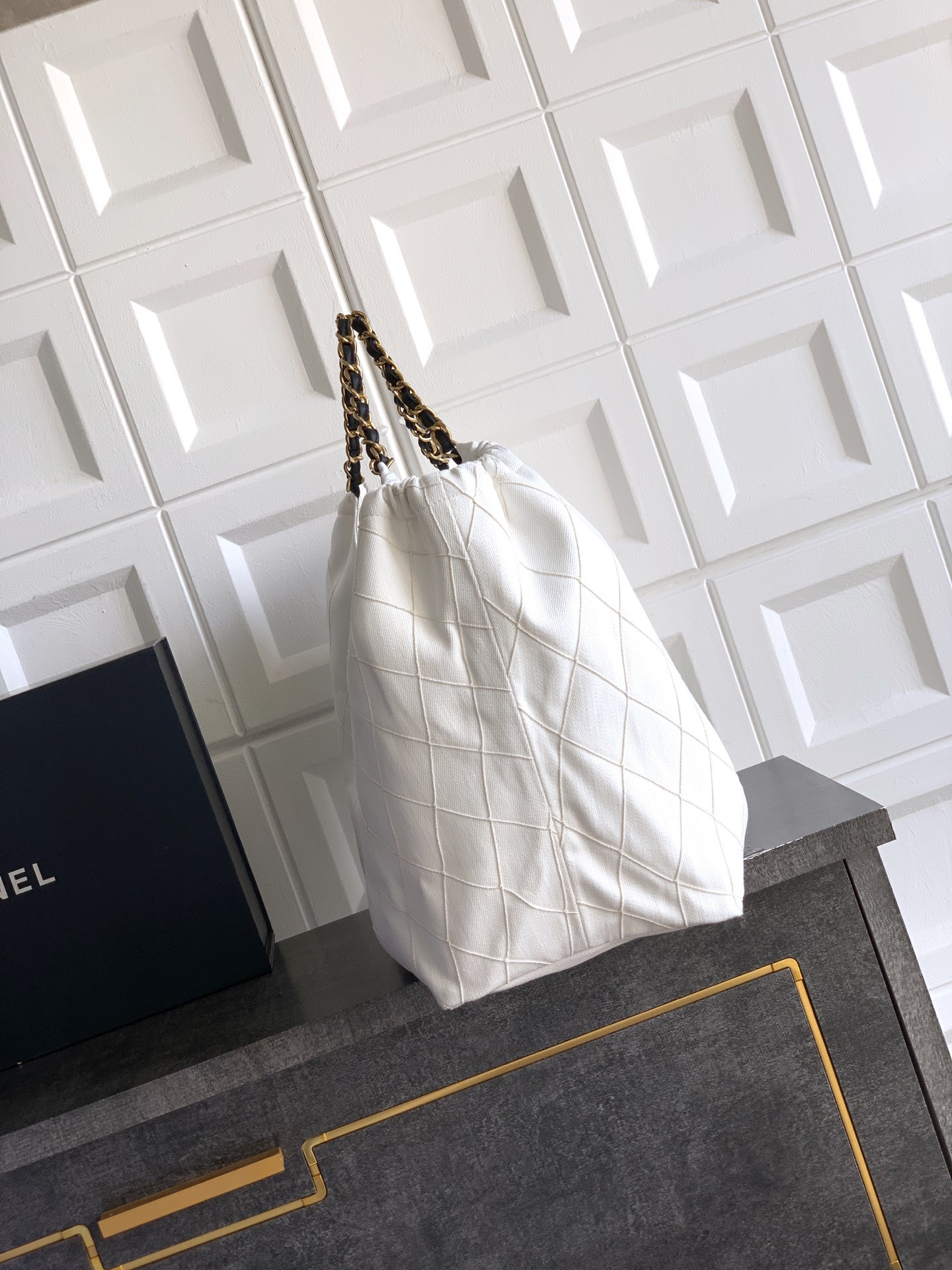 Chanel Small Shopping Bag AS6191 20x43x17cm