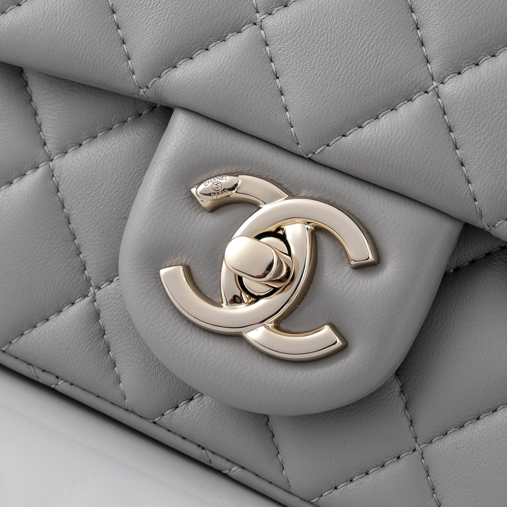 Chanel Classic Flap Handbag CF AS5758 18x13x7cm