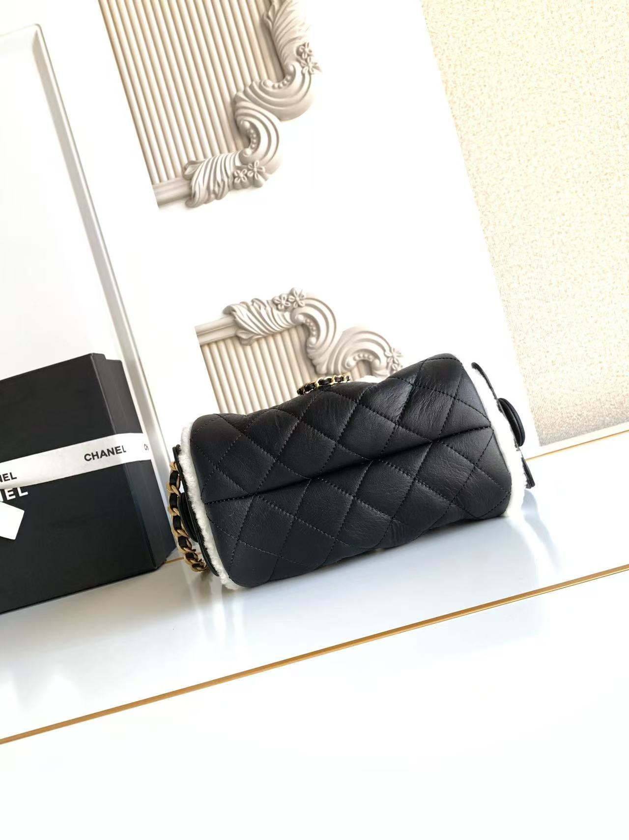 CHANEL 25C Bucket Bag 20x22x12.5cm