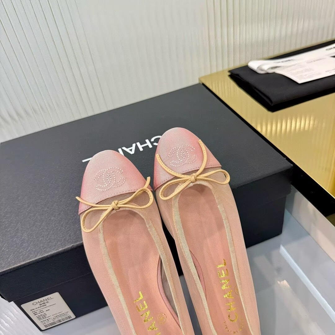 ua Ch**el ballet flats
