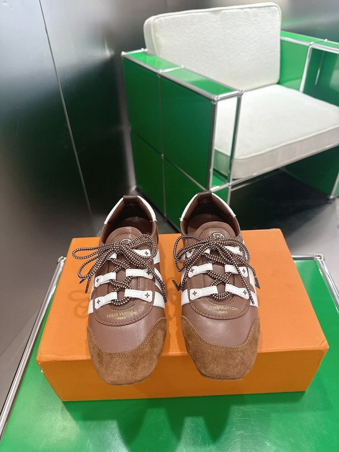 UA LV Sneaker