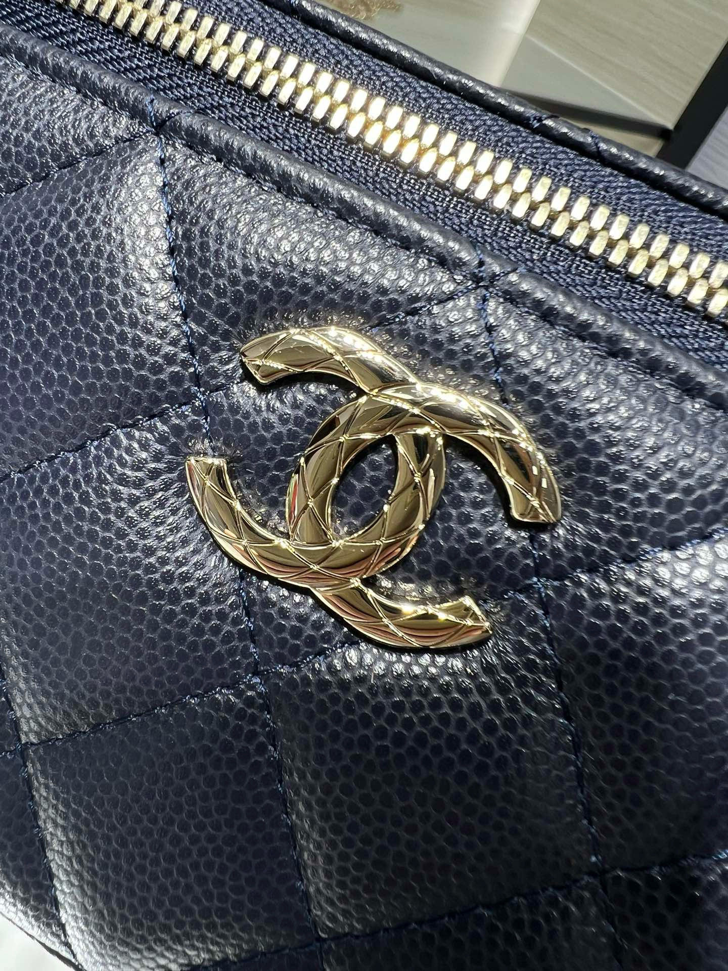Chanel Clutch With Chain Deep Blue AP4590 17x9.5x8cm