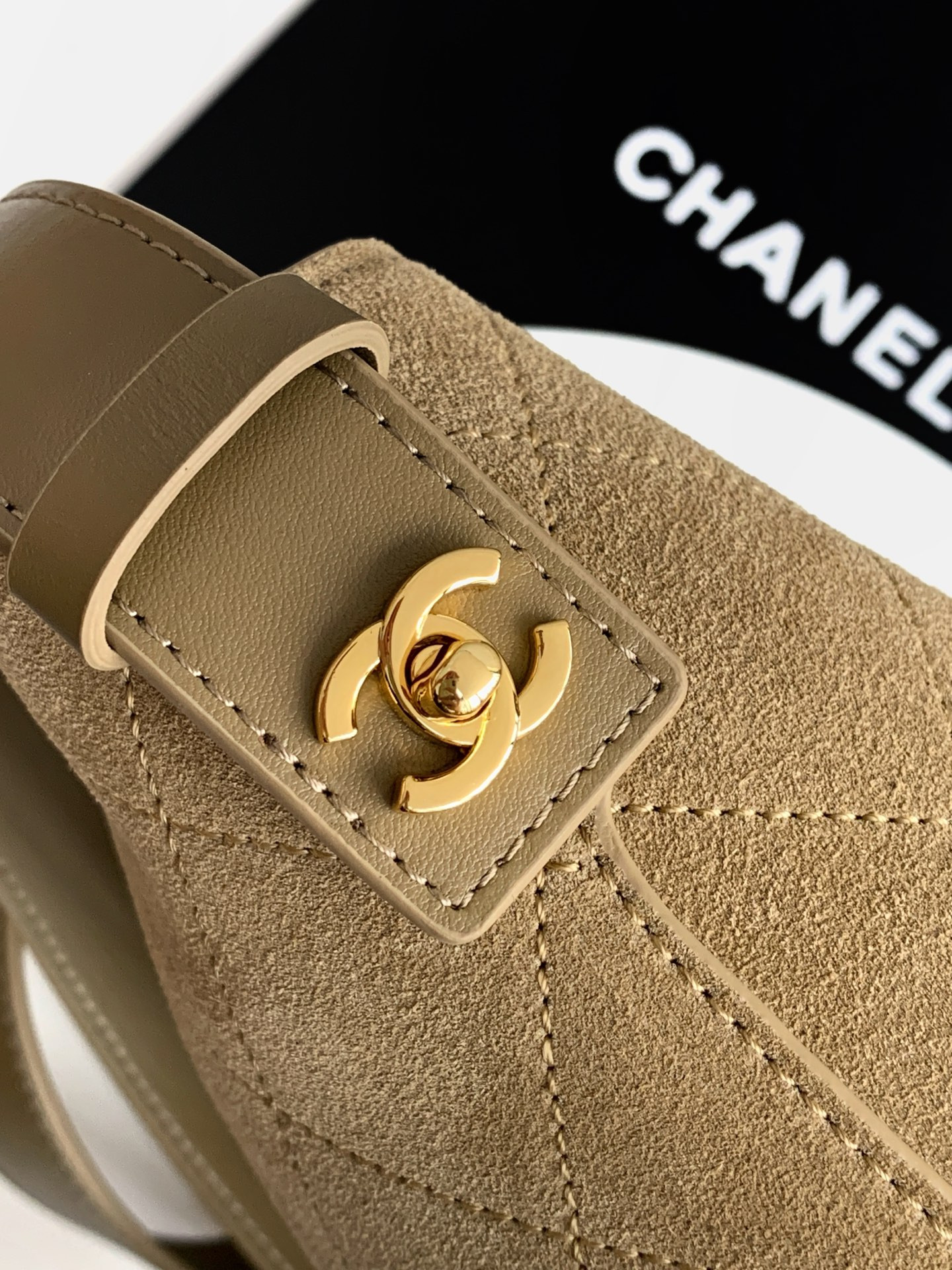 Chanel Bucket Bag 20x11x18cm