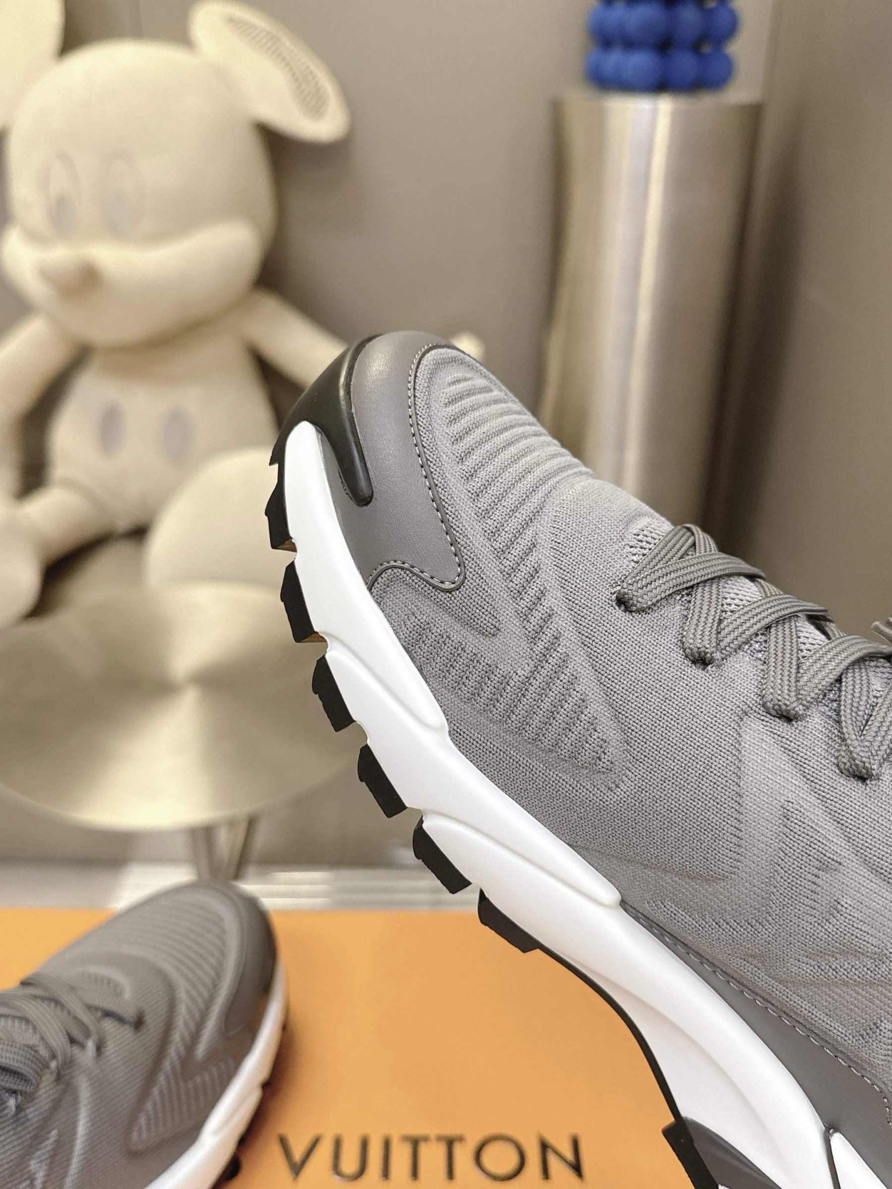 UA LV Sneaker