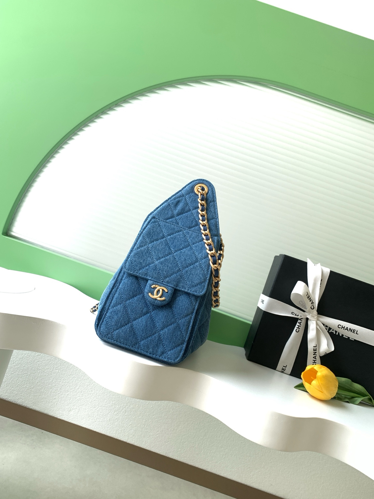 CHANEL 25 small Bucket Hobo handbag AS5293 30x26x14cm