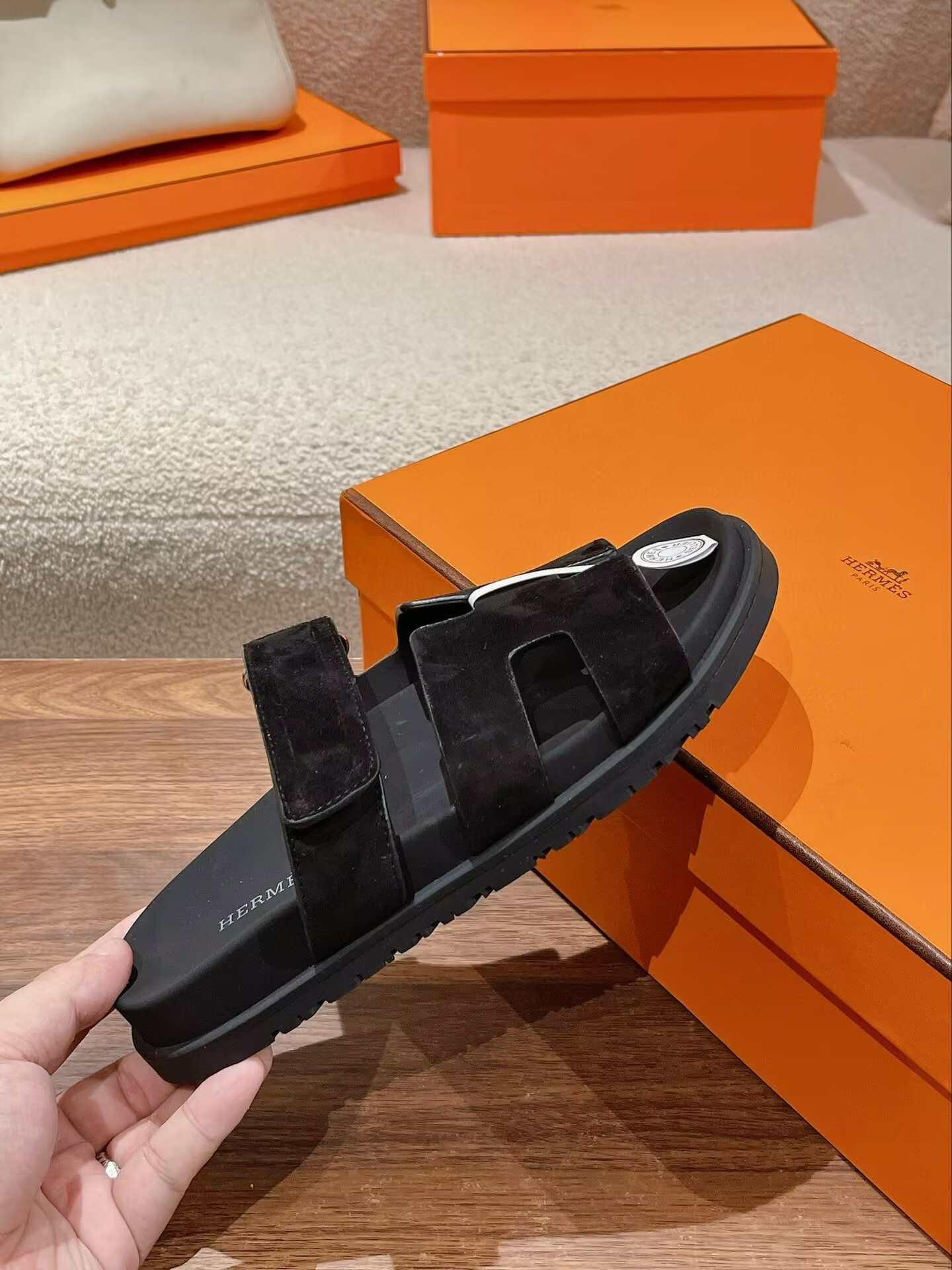 UA H**me5 Chypre Sandal