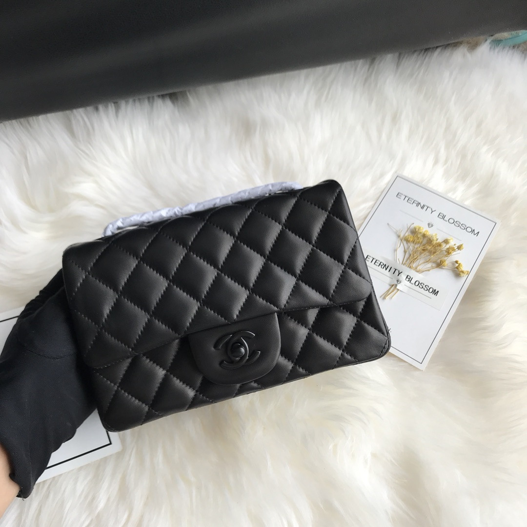 Chanel Mini Flap Bag 20x12x6cm
