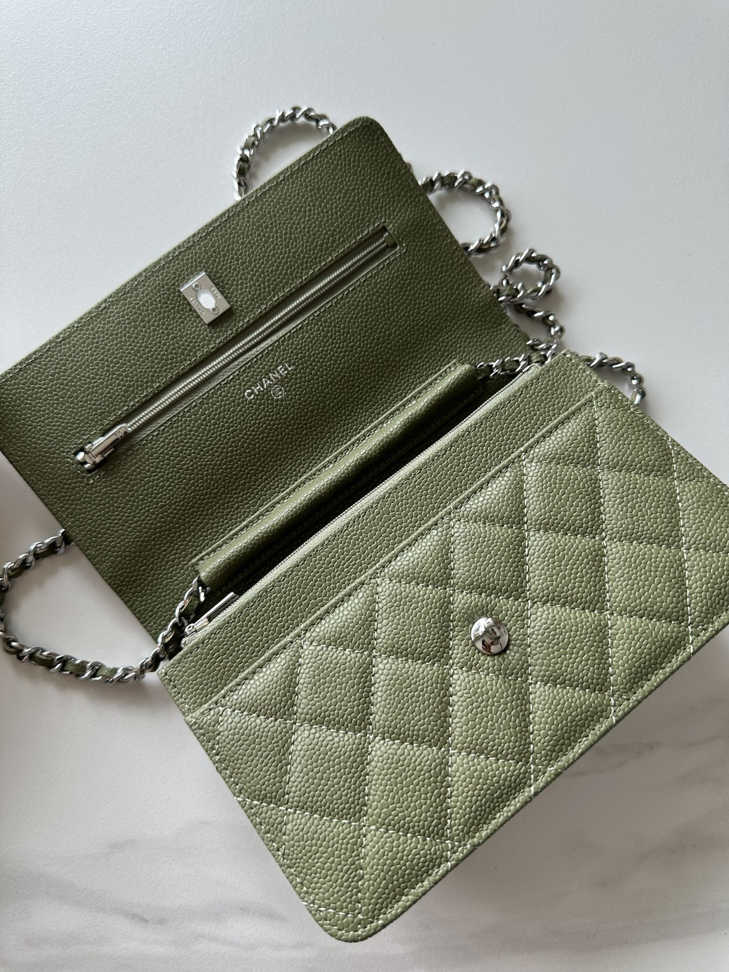 CHANEL WOC CLASSIC WALLET ON CHAIN 13x19cm