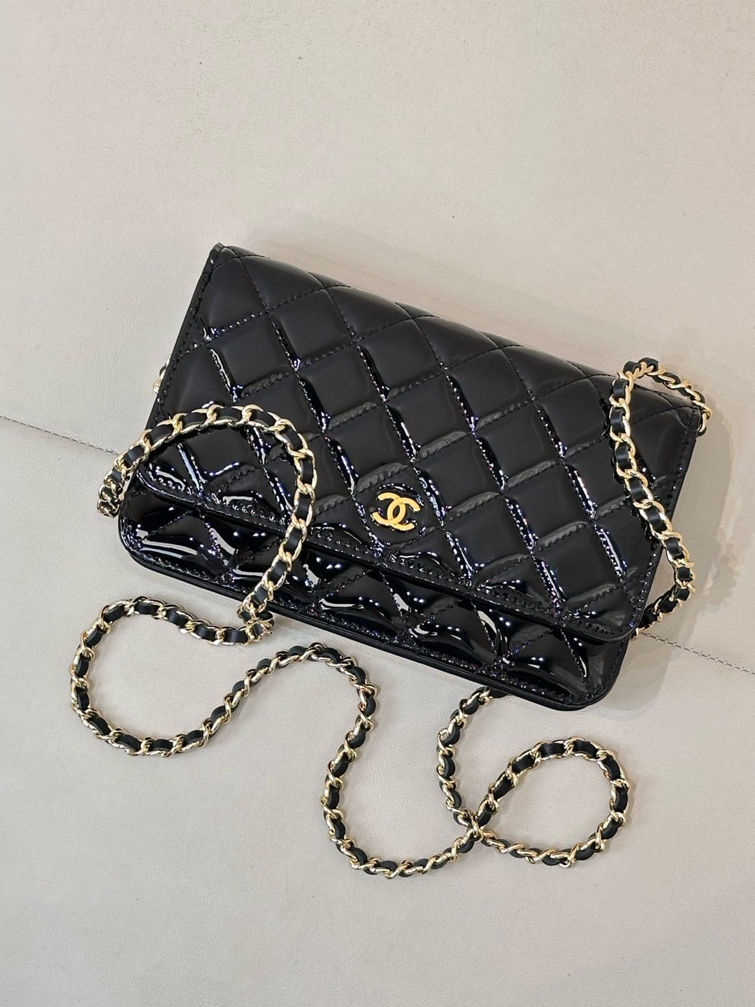 CHANEL WOC CLASSIC WALLET ON CHAIN 13x19x3cm