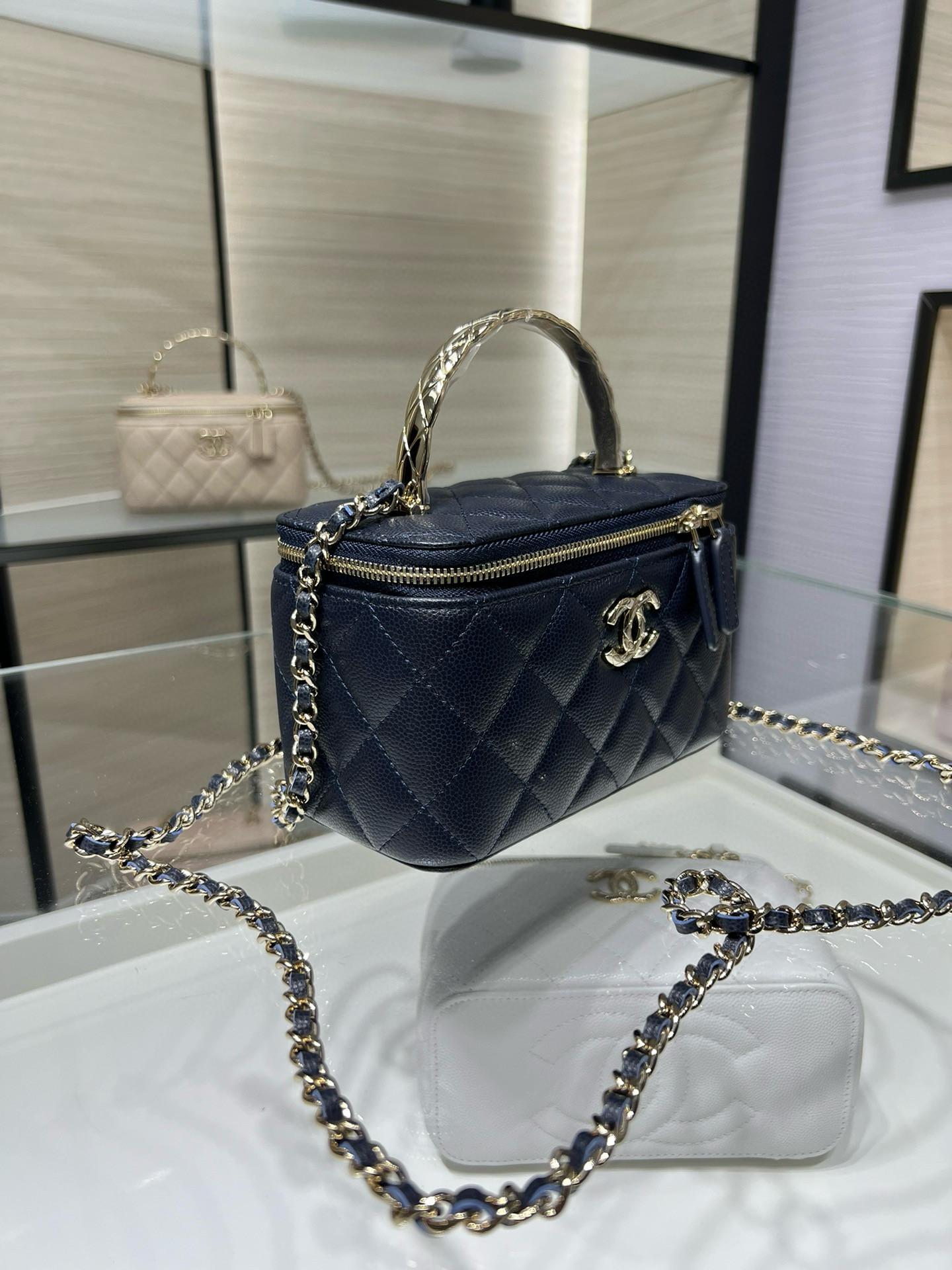 Chanel Clutch With Chain Deep Blue AP4590 17x9.5x8cm