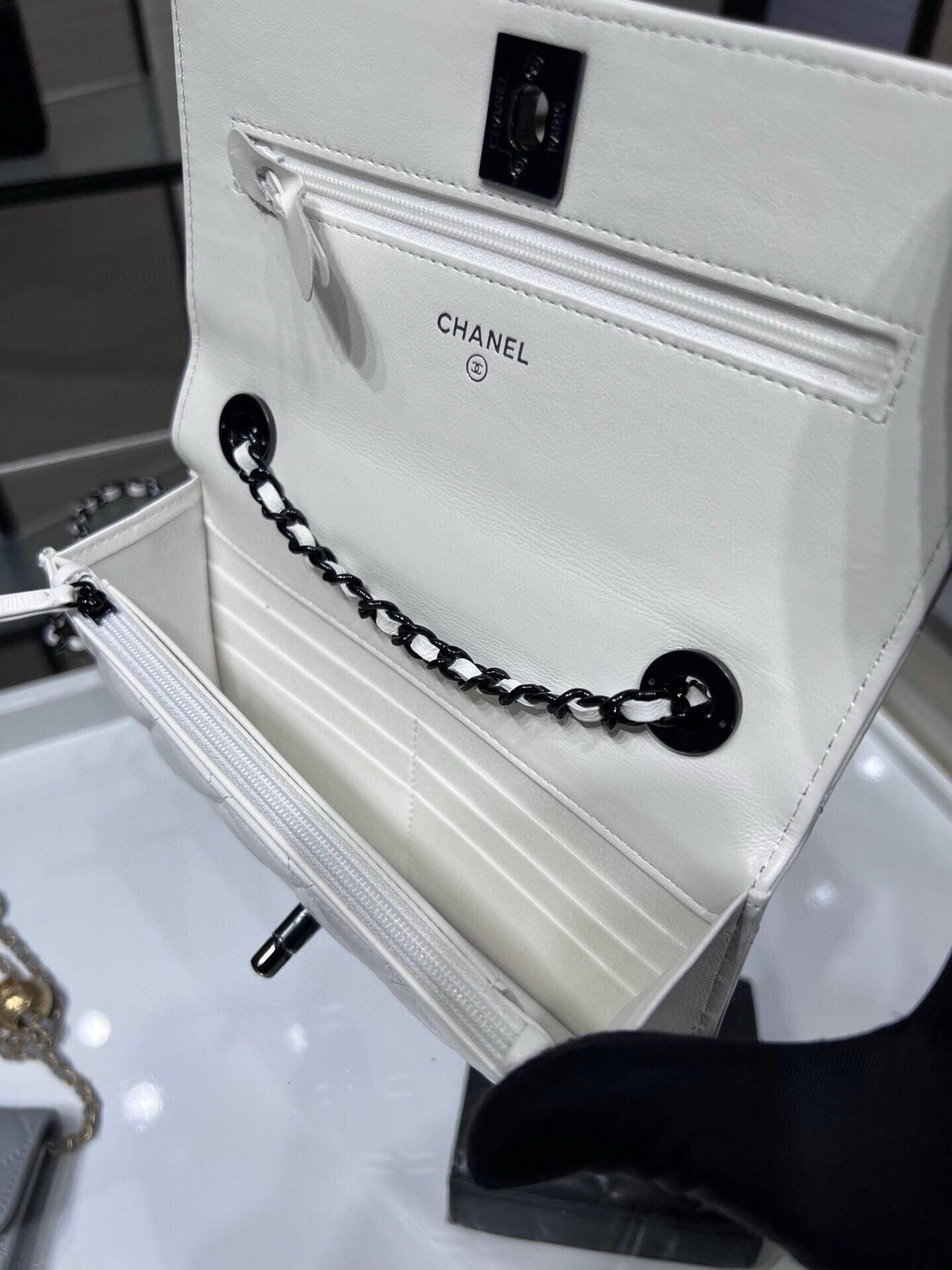 Chanel WOC Trendy CC Wallet On Chain 19x12x3.5cm