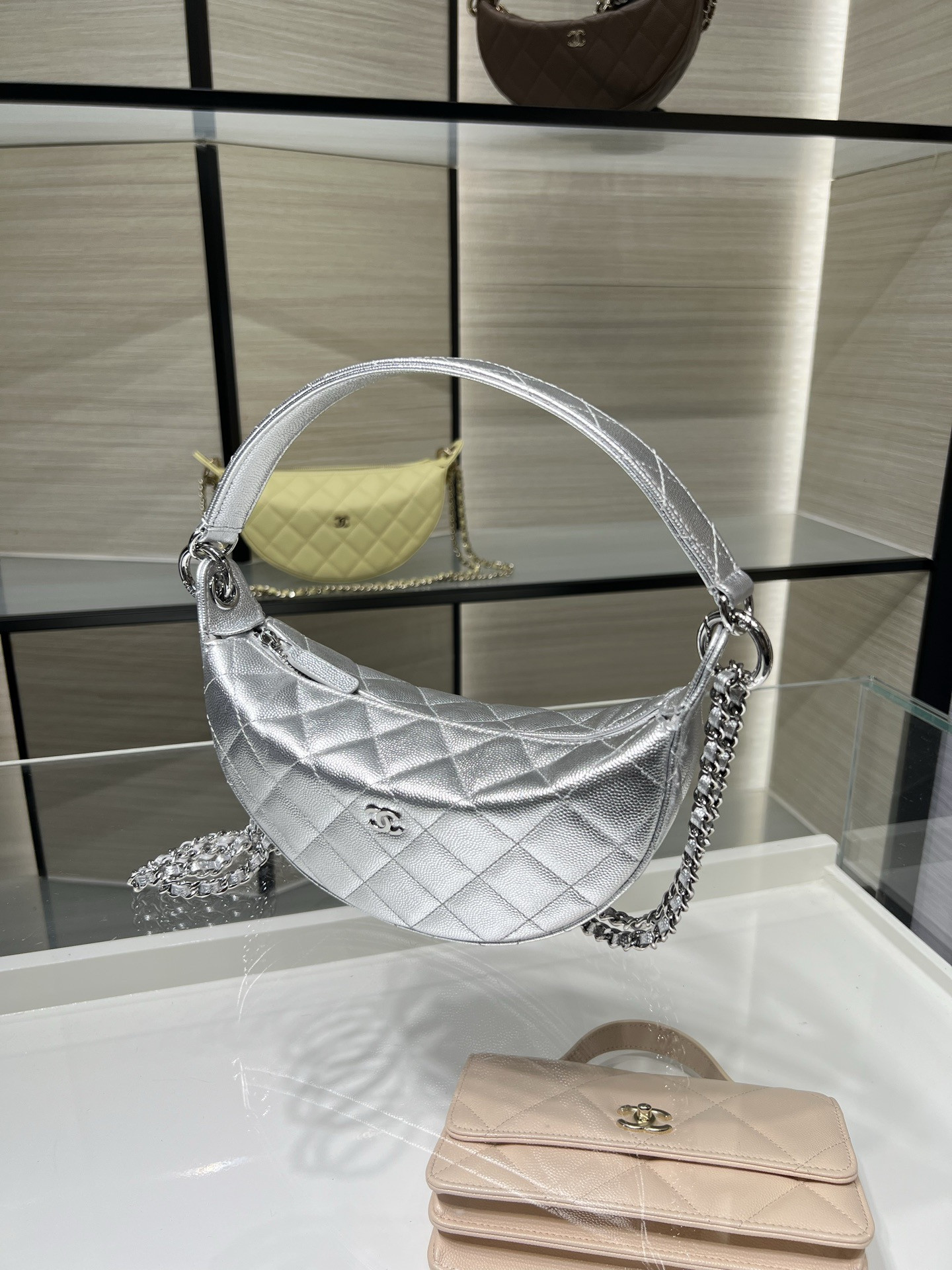 Chanel Clutch with chain Silver Hardware AP5094 15x22x6cm