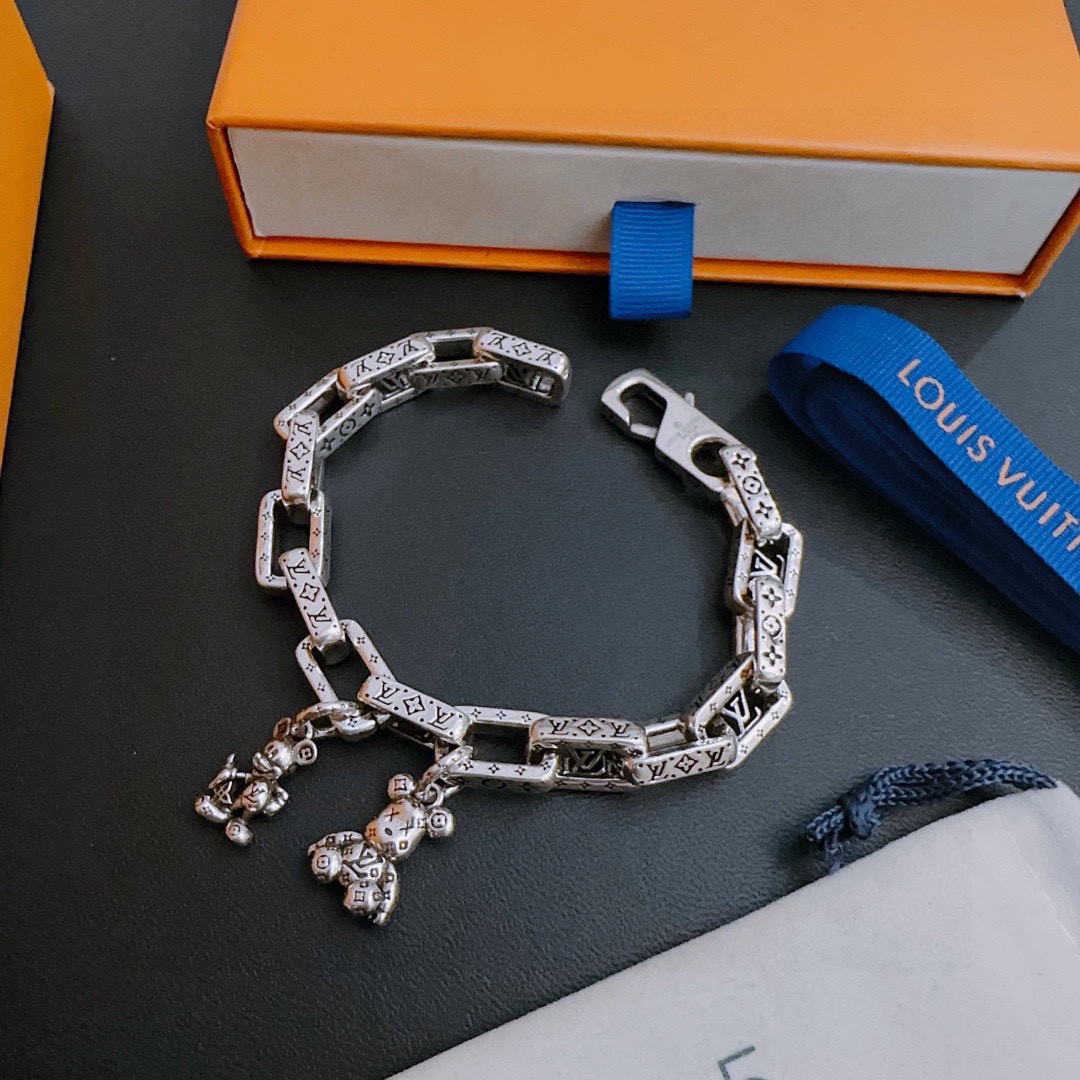 L0vis Vvtt0n Bracelet