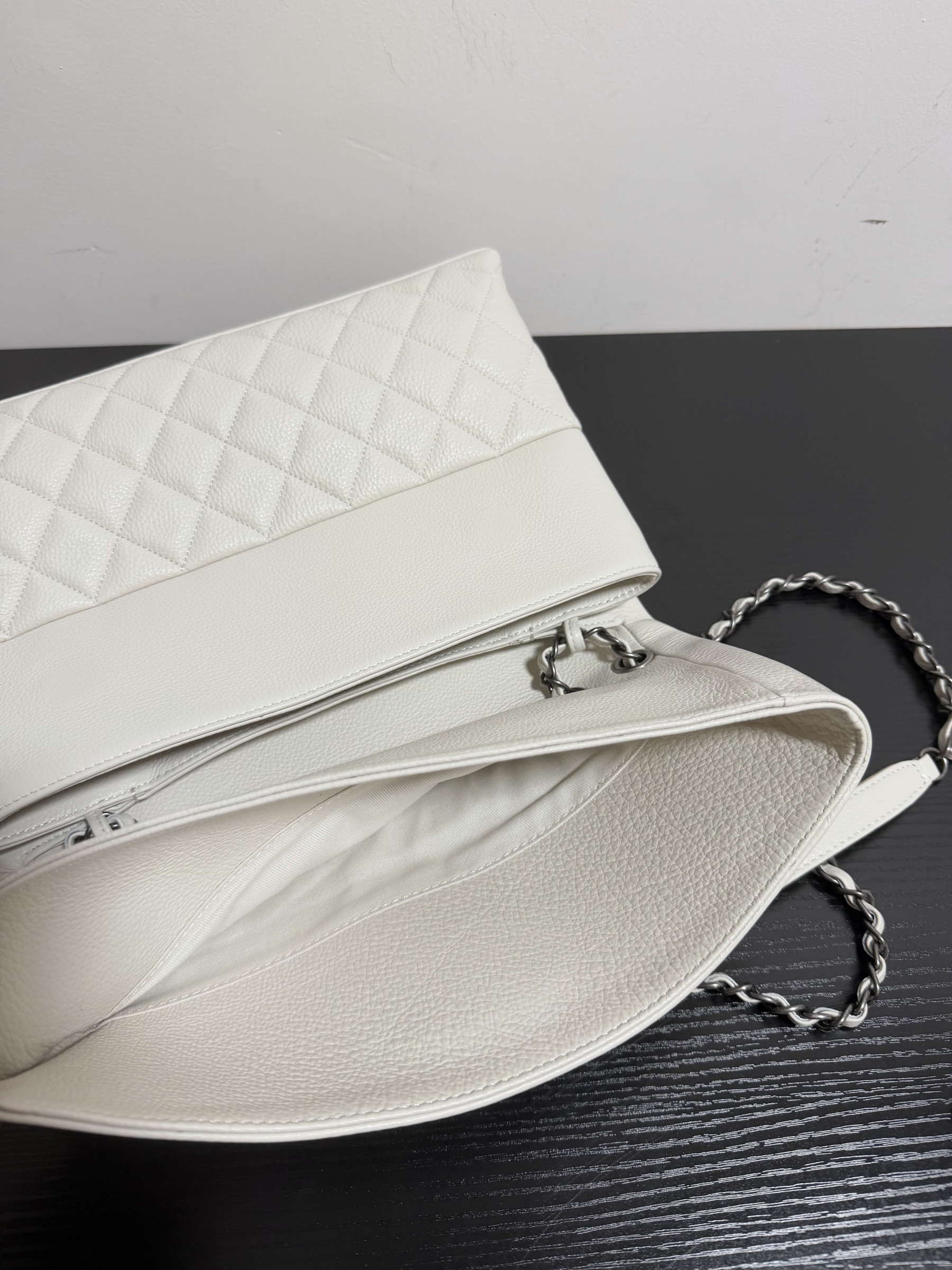 Chanel Hampton Flap Handbag AS7095 32x19x7.5cm