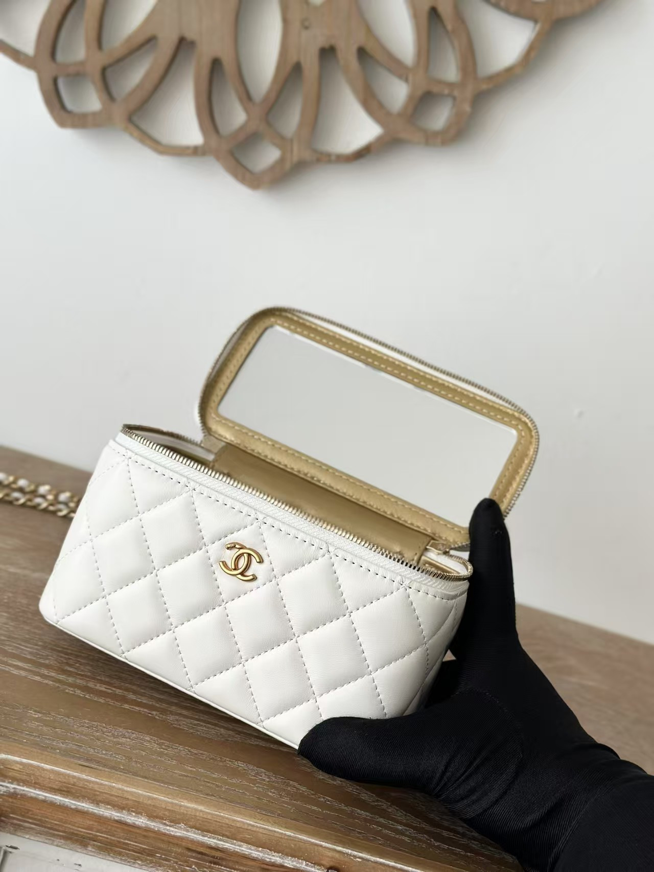 Ch**el Clutch With Chain 9.5x 17x 8CM