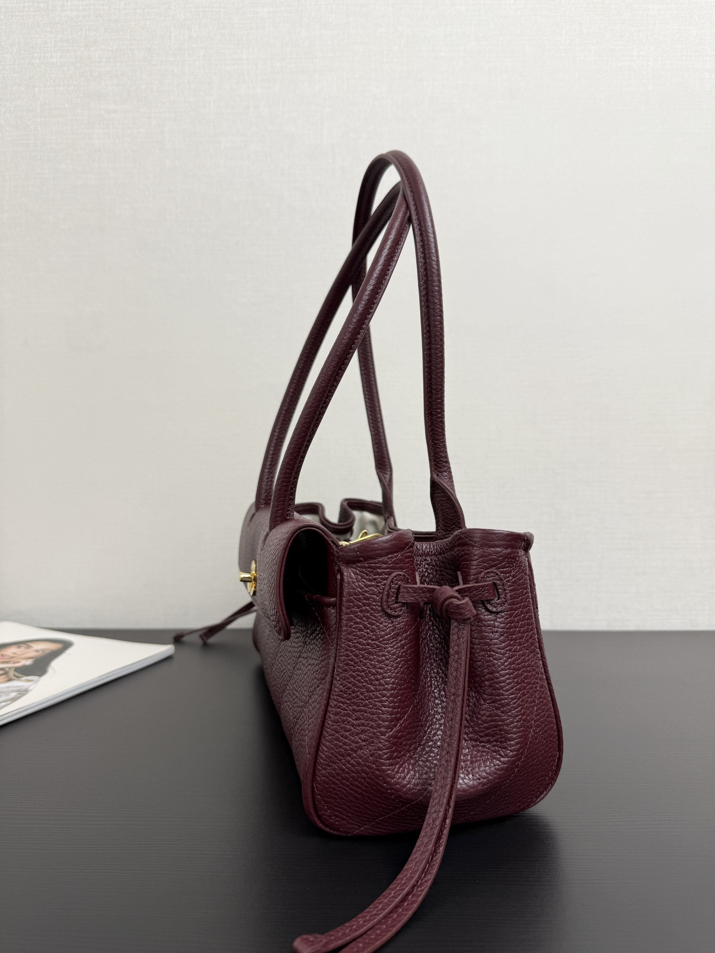 Chanel Small Tote AS6288 15x31x12cm