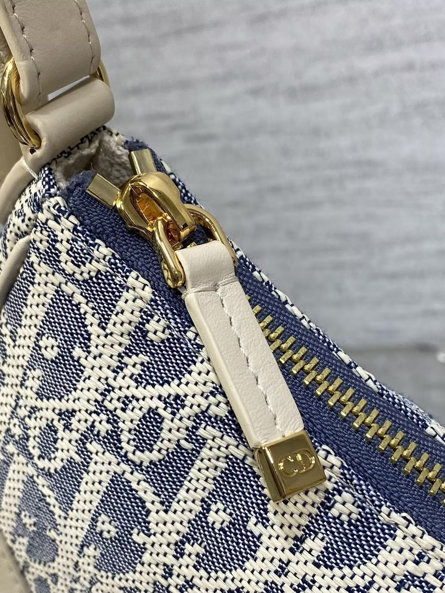 D10r 30 Montaigne Wanderlust Mini Bag Blue D10r Oblique Chambray with Smooth Calfskin 26x12x7cm