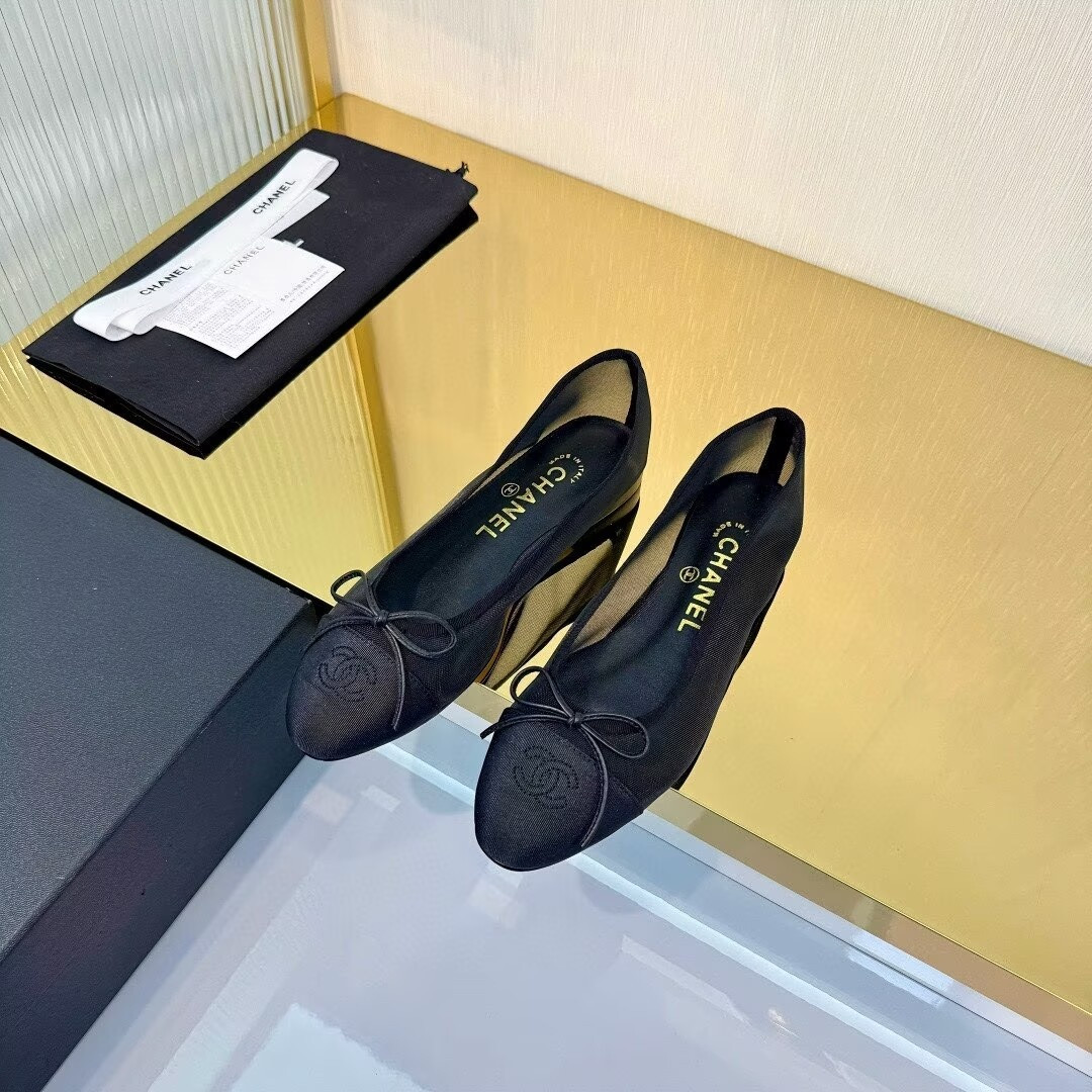 ua Ch**el ballet flats
