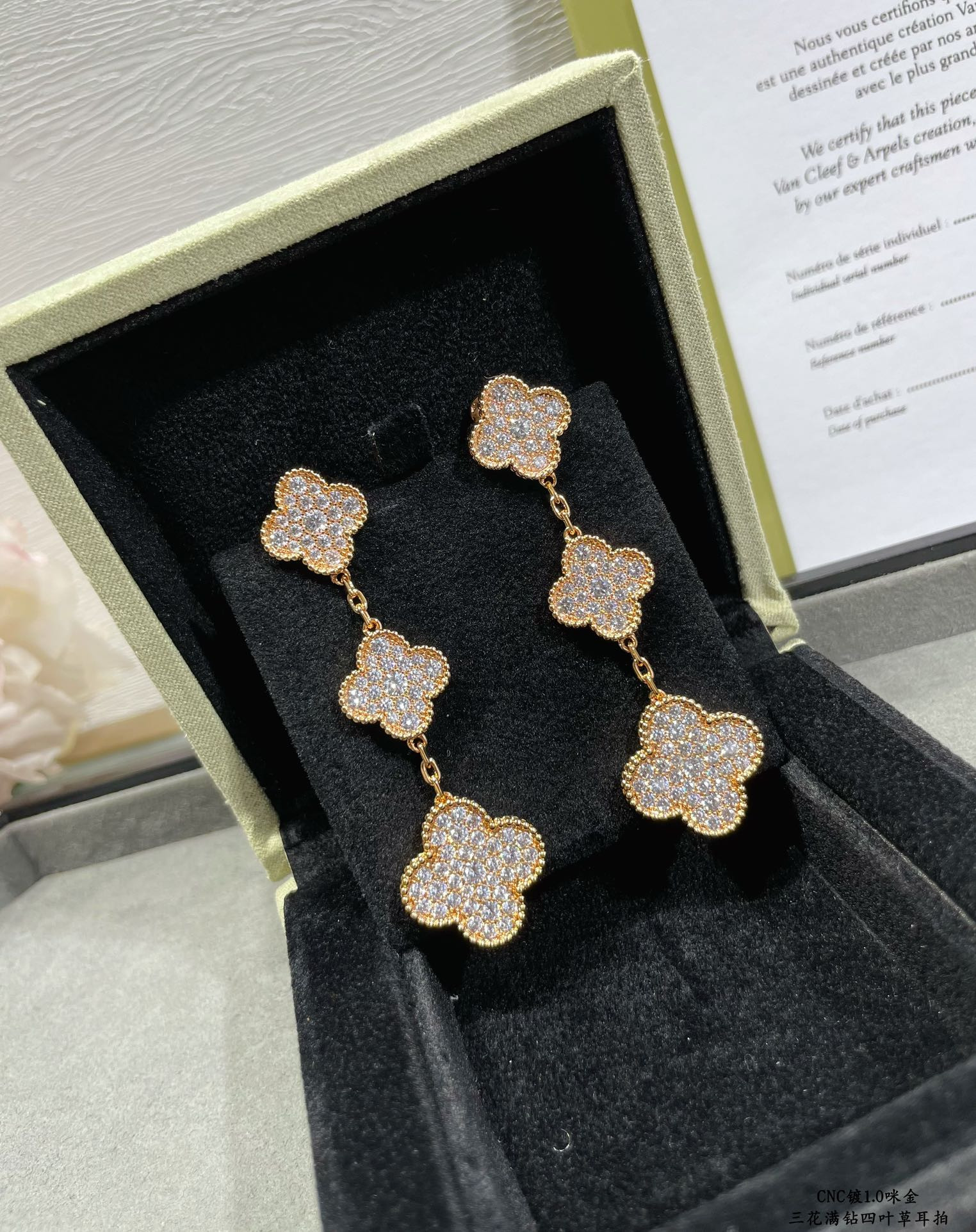V*n Cl**f & Arpels Full D1am0nd three flower four leaf clover Earrings